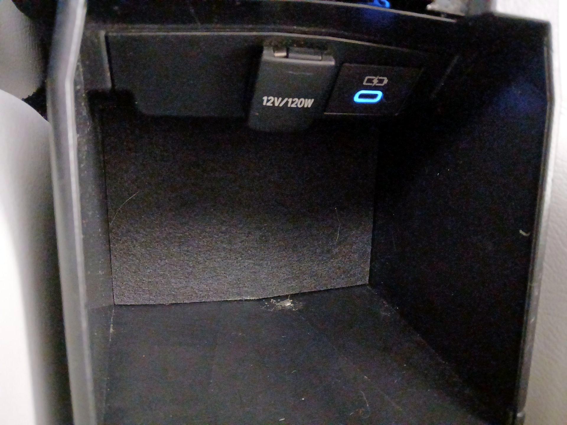 Thumbnail: 2022 Toyota Corolla - 18