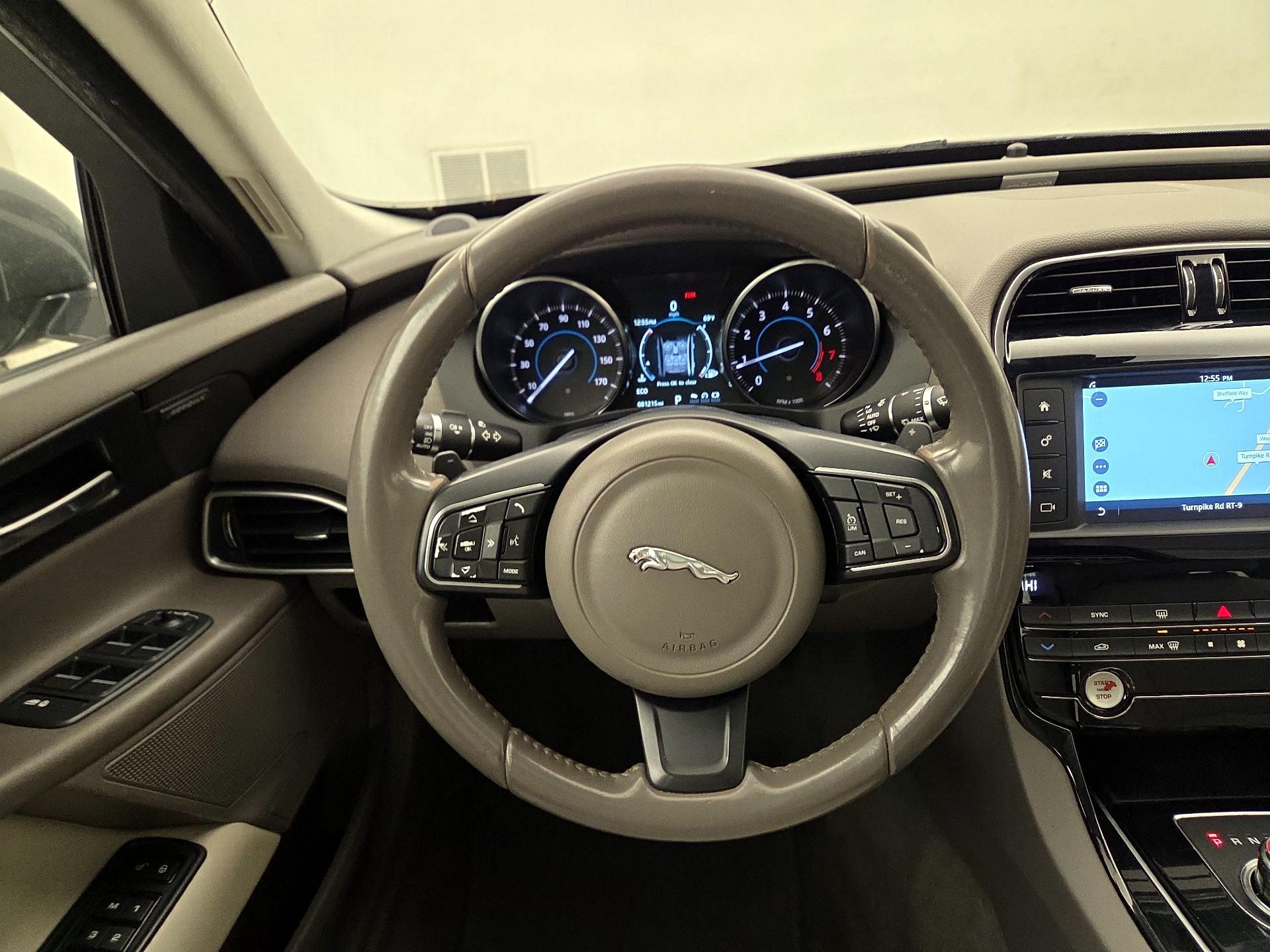 Thumbnail: 2017 Jaguar XE - 10