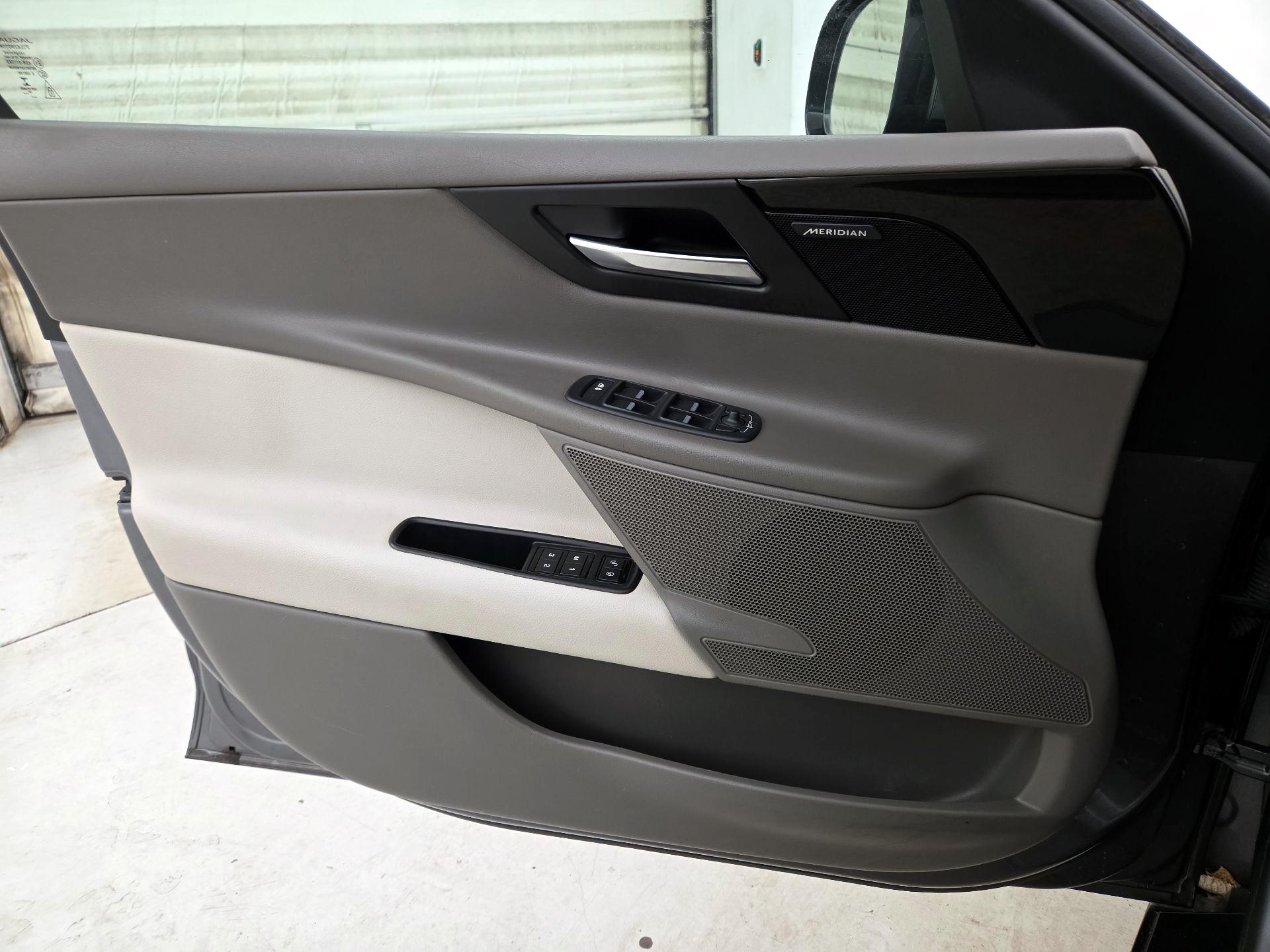 Thumbnail: 2017 Jaguar XE - 12