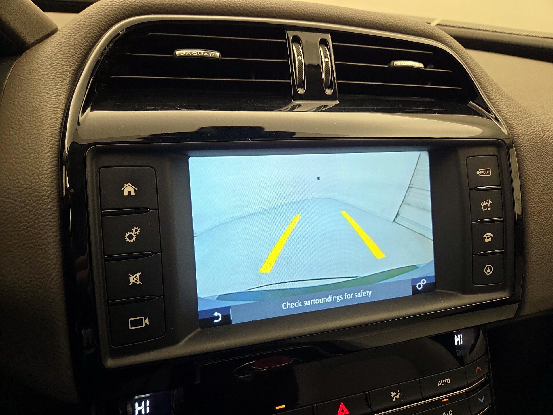 Thumbnail: 2017 Jaguar XE - 15