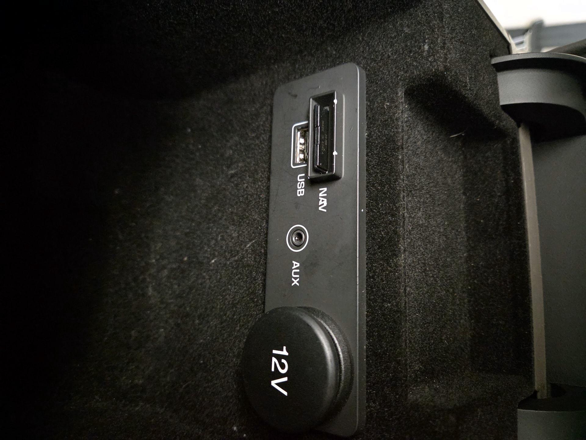 Thumbnail: 2017 Jaguar XE - 19