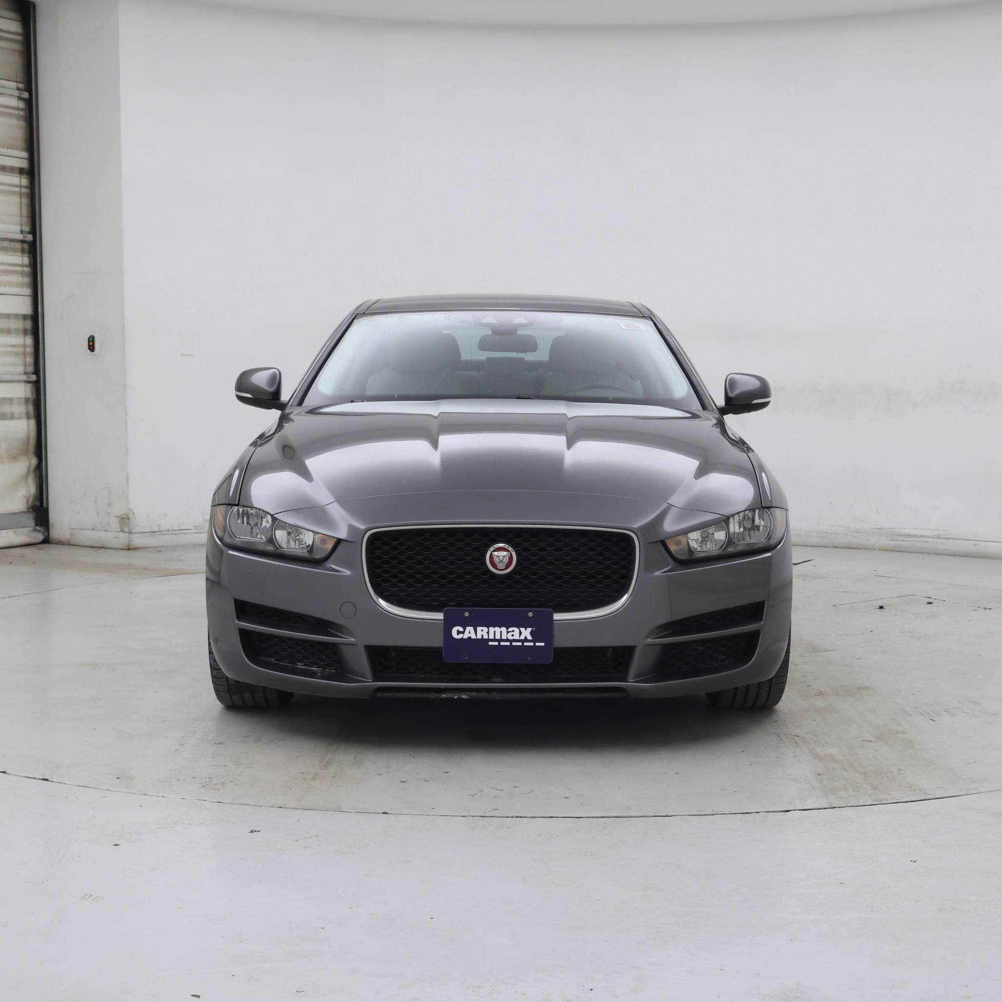 Thumbnail: 2017 Jaguar XE - 5