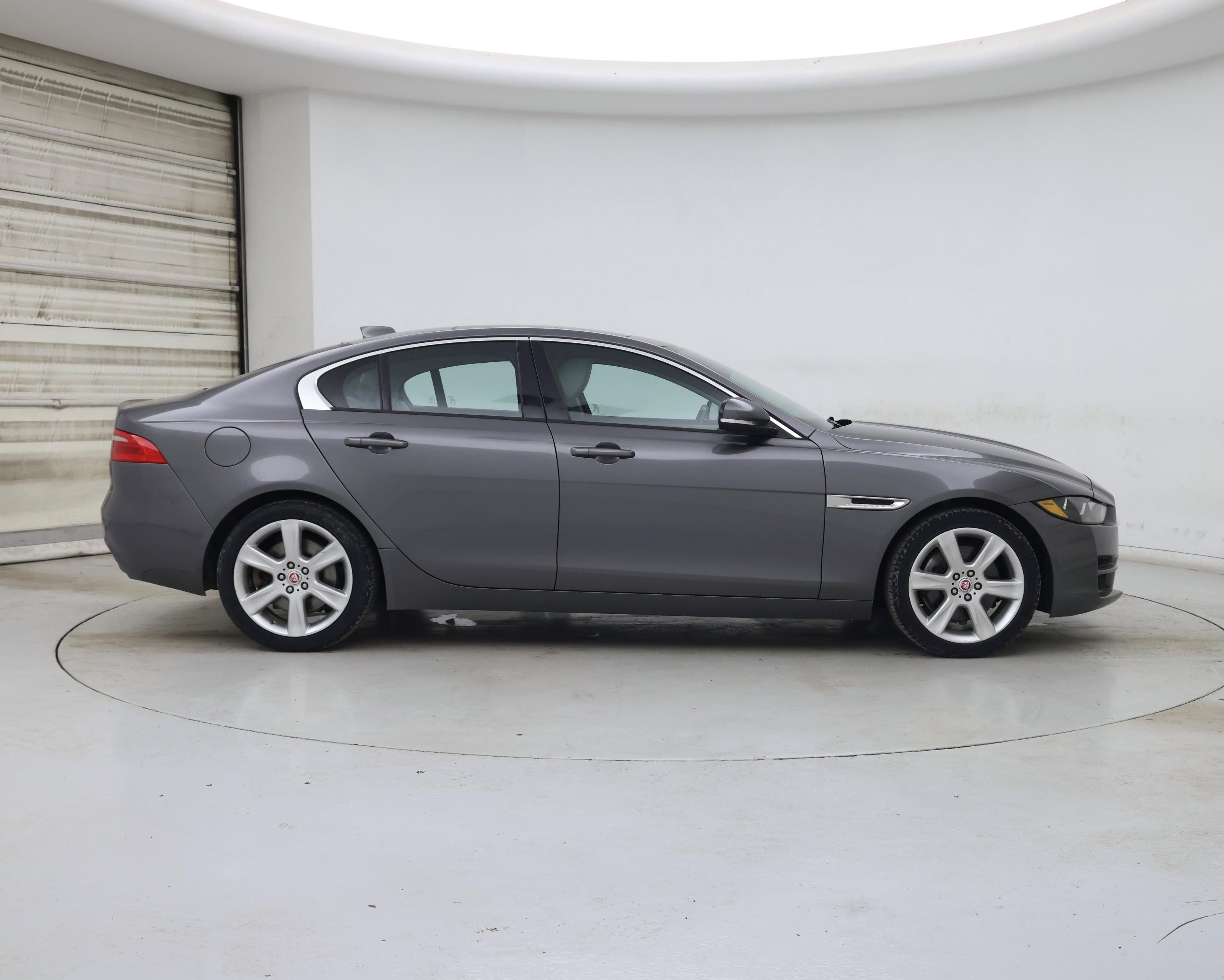 Thumbnail: 2017 Jaguar XE - 7