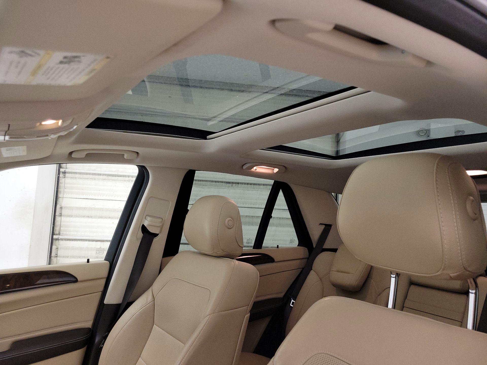 Thumbnail: 2018 Mercedes-Benz GLE - 18