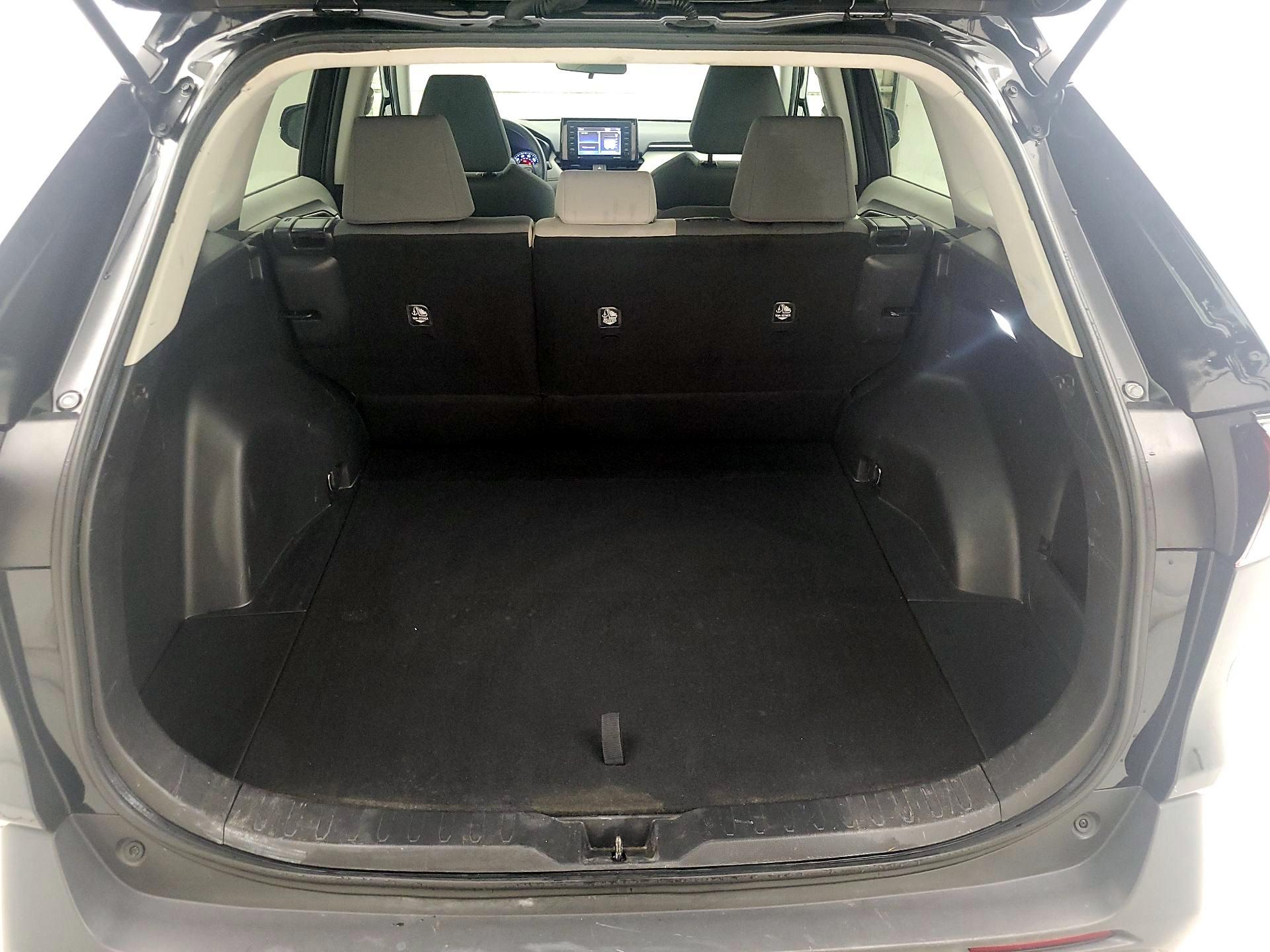 Thumbnail: 2022 Toyota RAV4 - 20