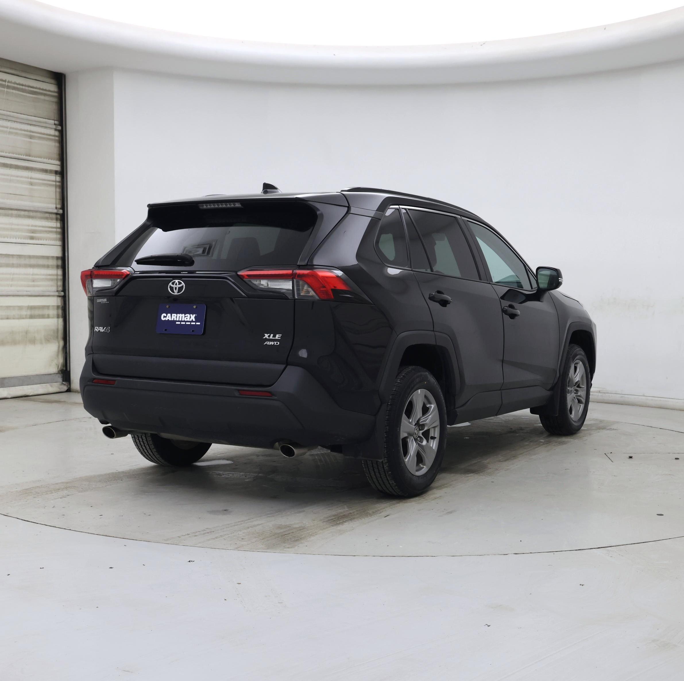 Thumbnail: 2022 Toyota RAV4 - 8