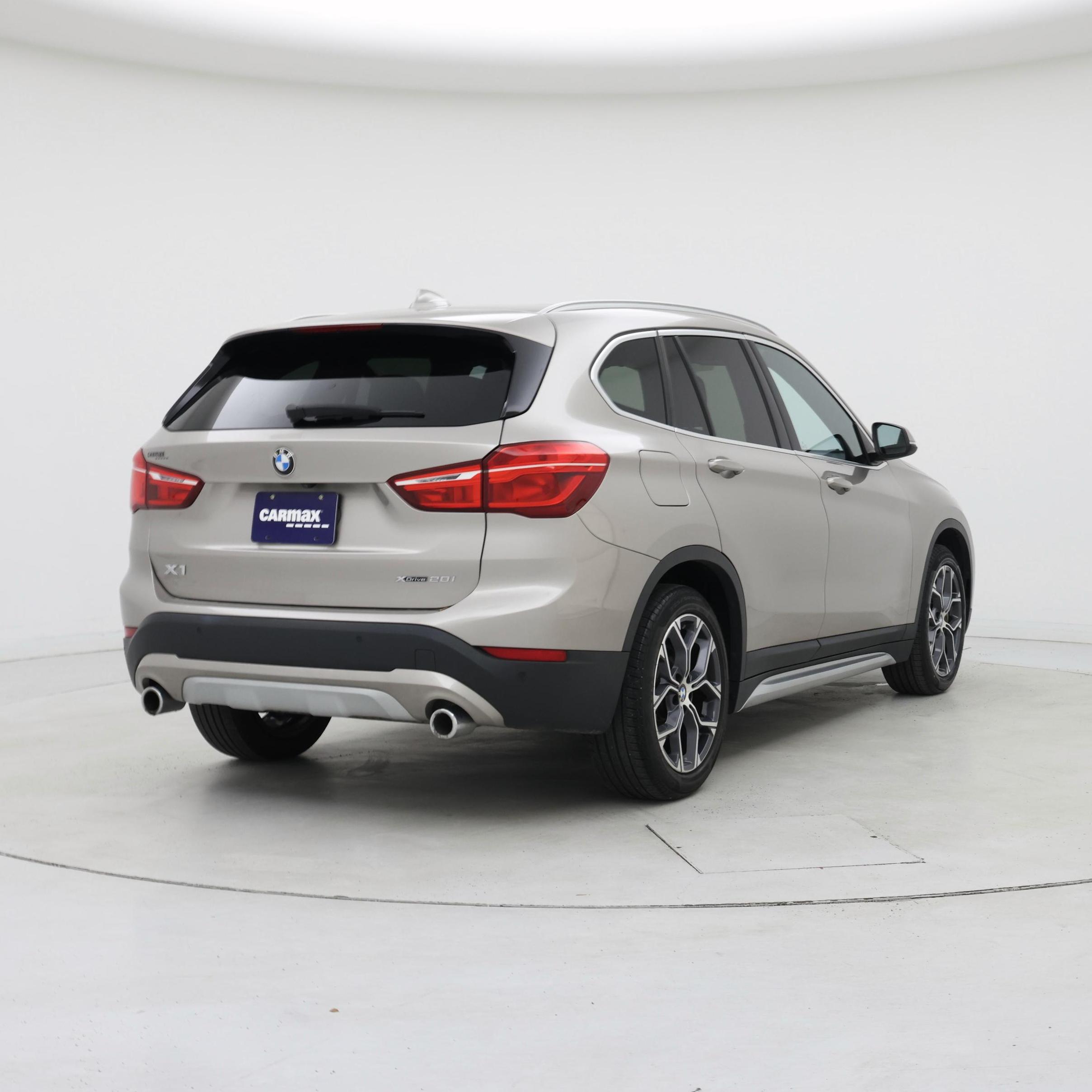 Thumbnail: 2022 BMW X1 - 8