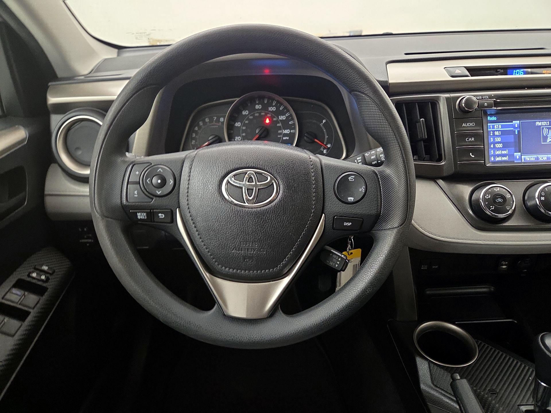 Thumbnail: 2015 Toyota RAV4 - 10
