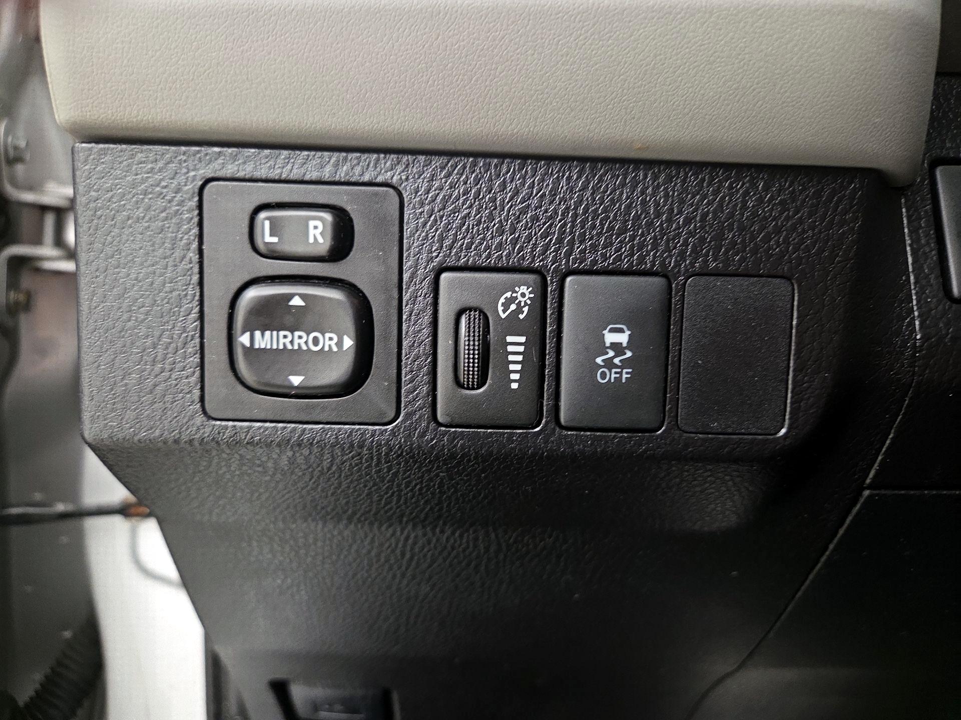 Thumbnail: 2015 Toyota RAV4 - 13