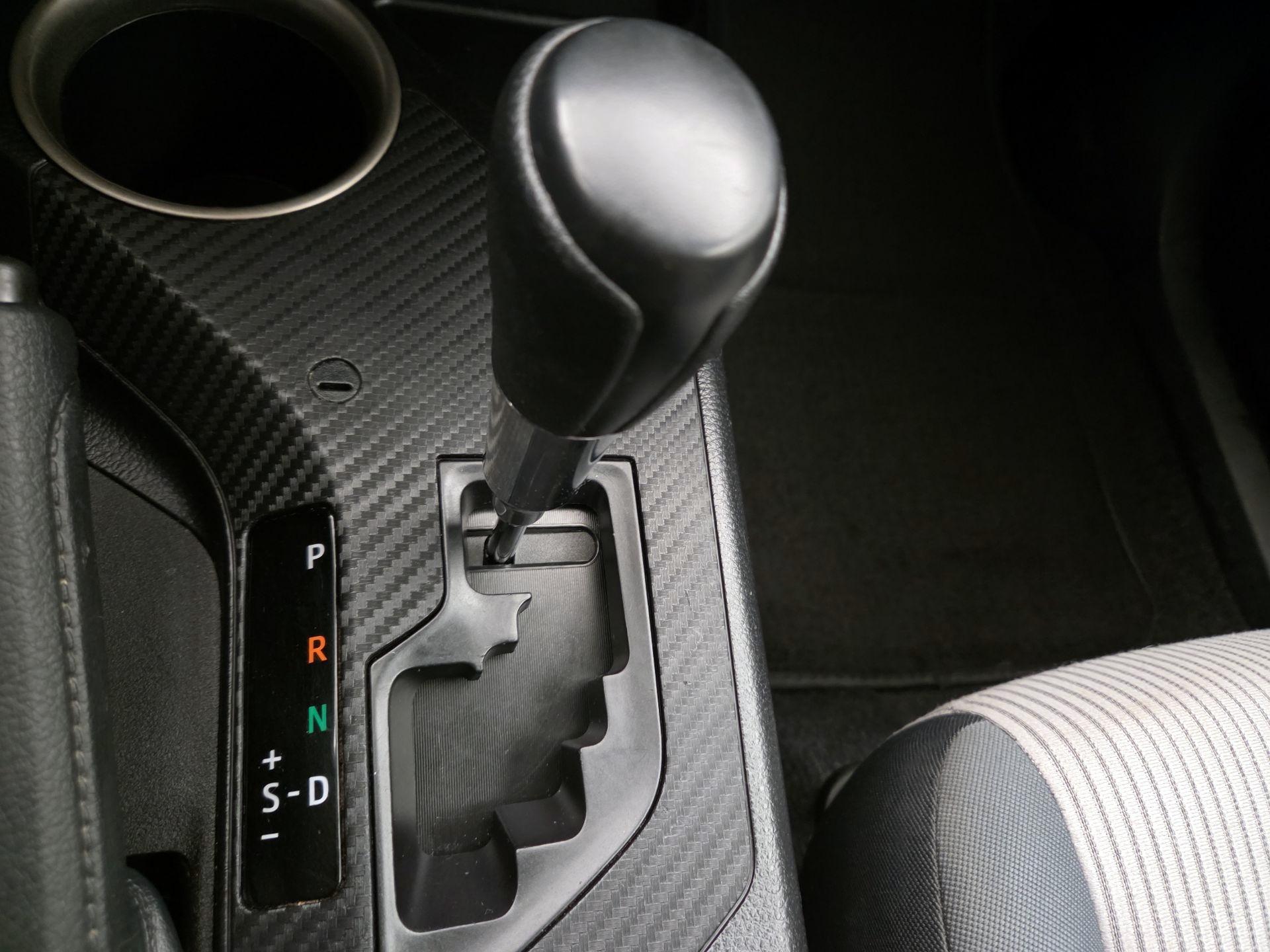 Thumbnail: 2015 Toyota RAV4 - 17