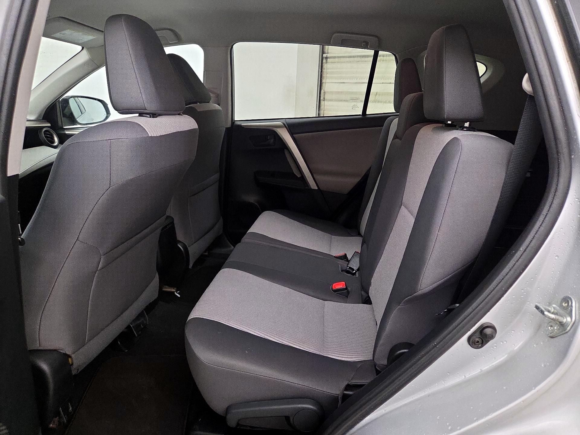 Thumbnail: 2015 Toyota RAV4 - 19