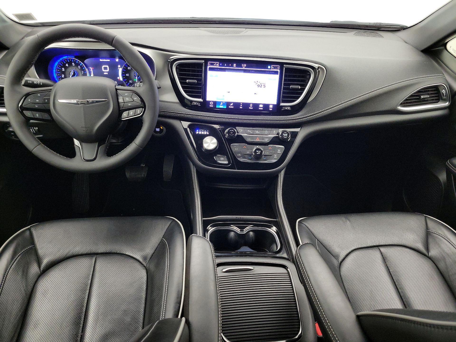 Thumbnail: 2023 Chrysler Pacifica - 9