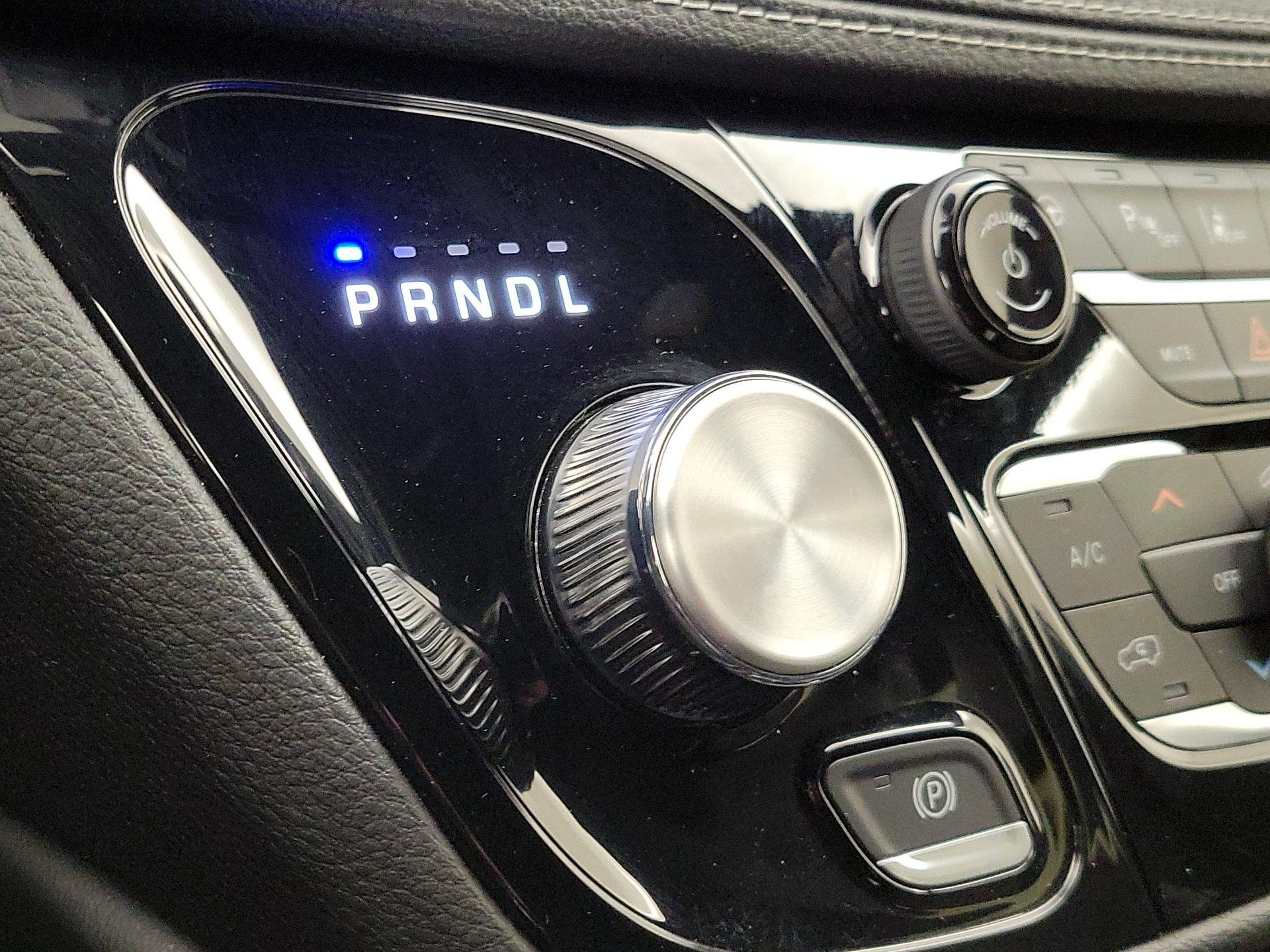 Thumbnail: 2023 Chrysler Pacifica - 18