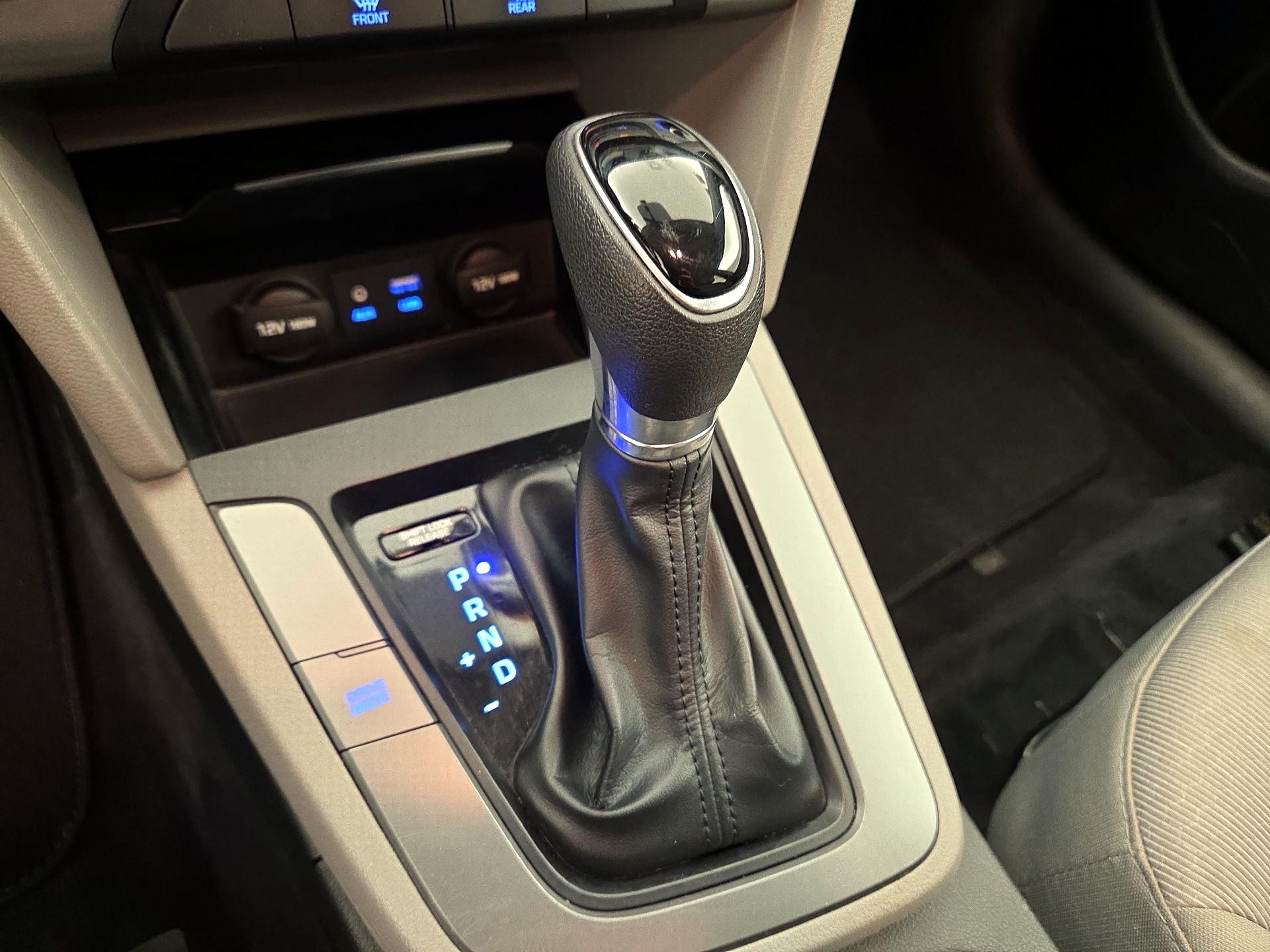 Thumbnail: 2017 Hyundai Elantra - 17