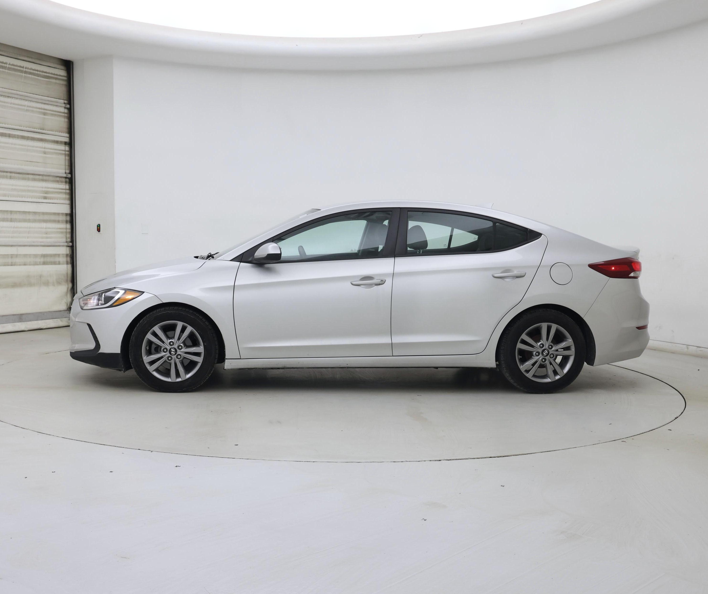 Thumbnail: 2017 Hyundai Elantra - 3