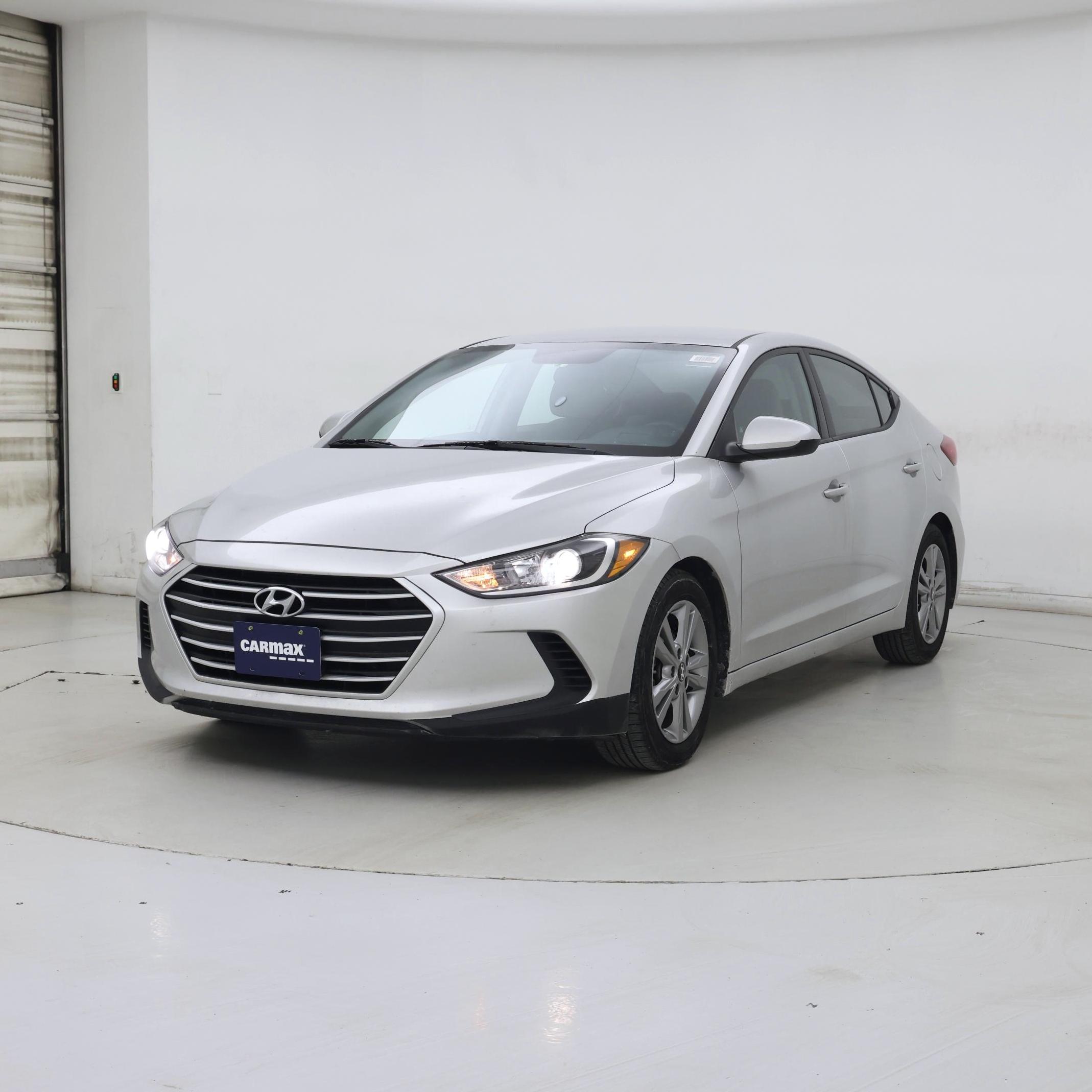 Thumbnail: 2017 Hyundai Elantra - 4