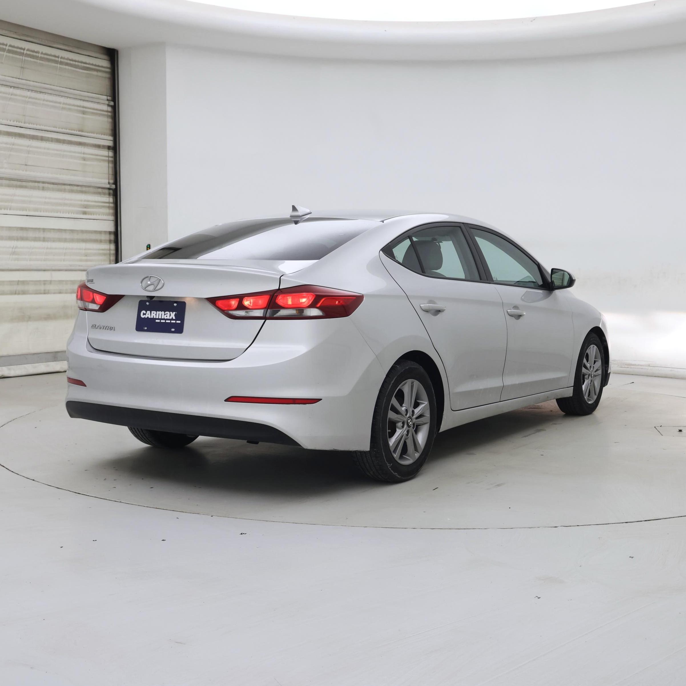 Thumbnail: 2017 Hyundai Elantra - 8