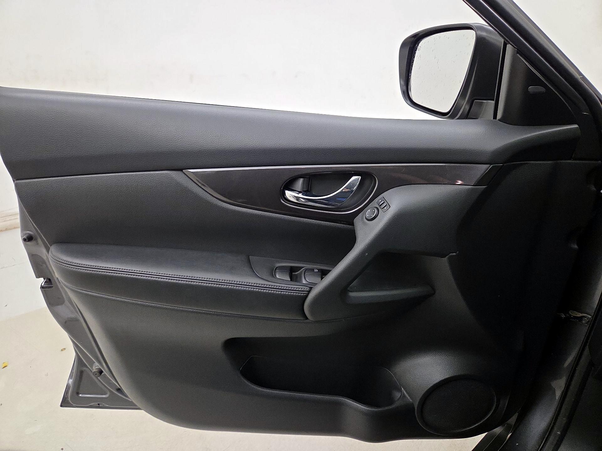Thumbnail: 2019 Nissan Rogue - 12