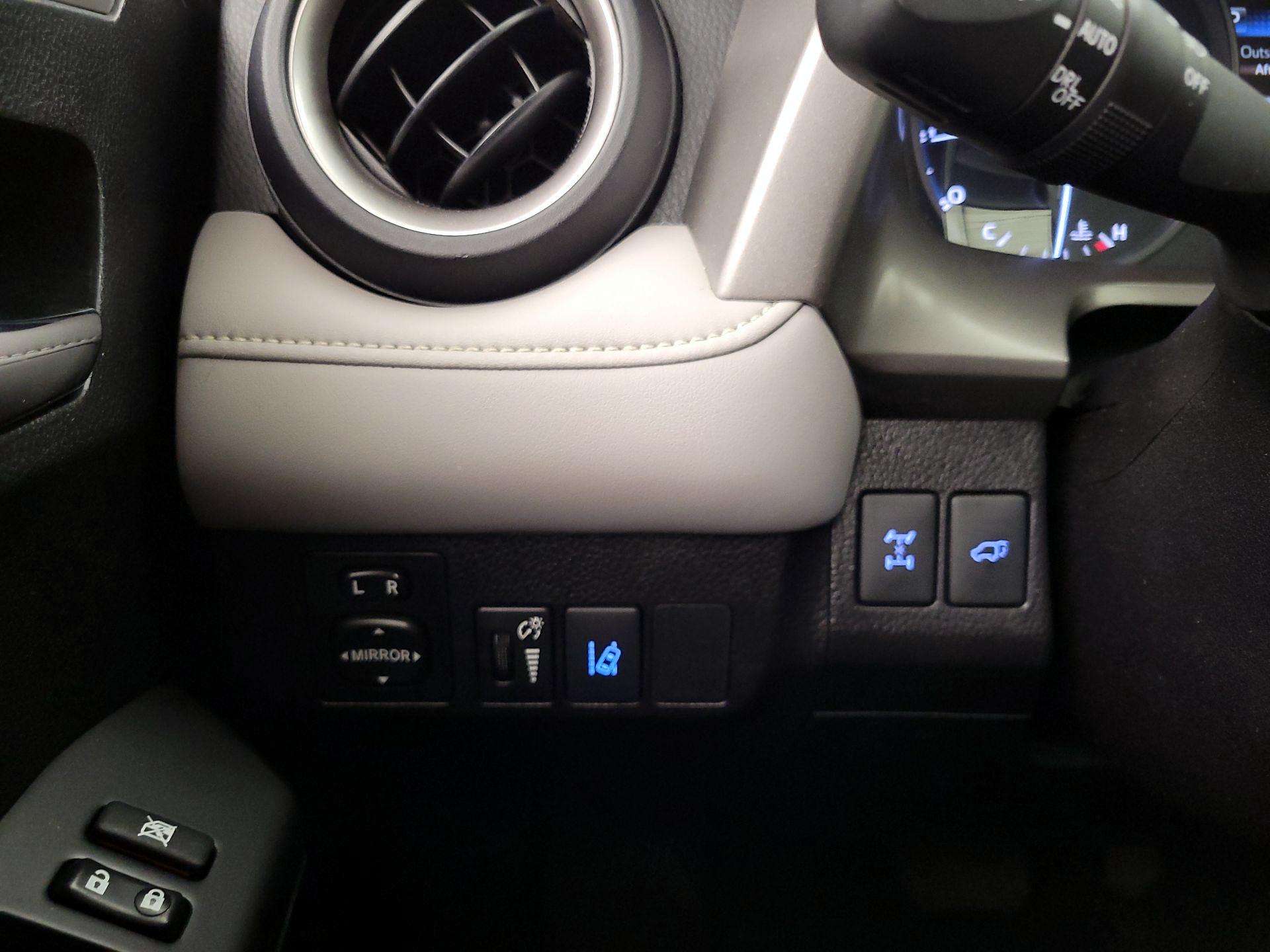 Thumbnail: 2017 Toyota RAV4 - 13