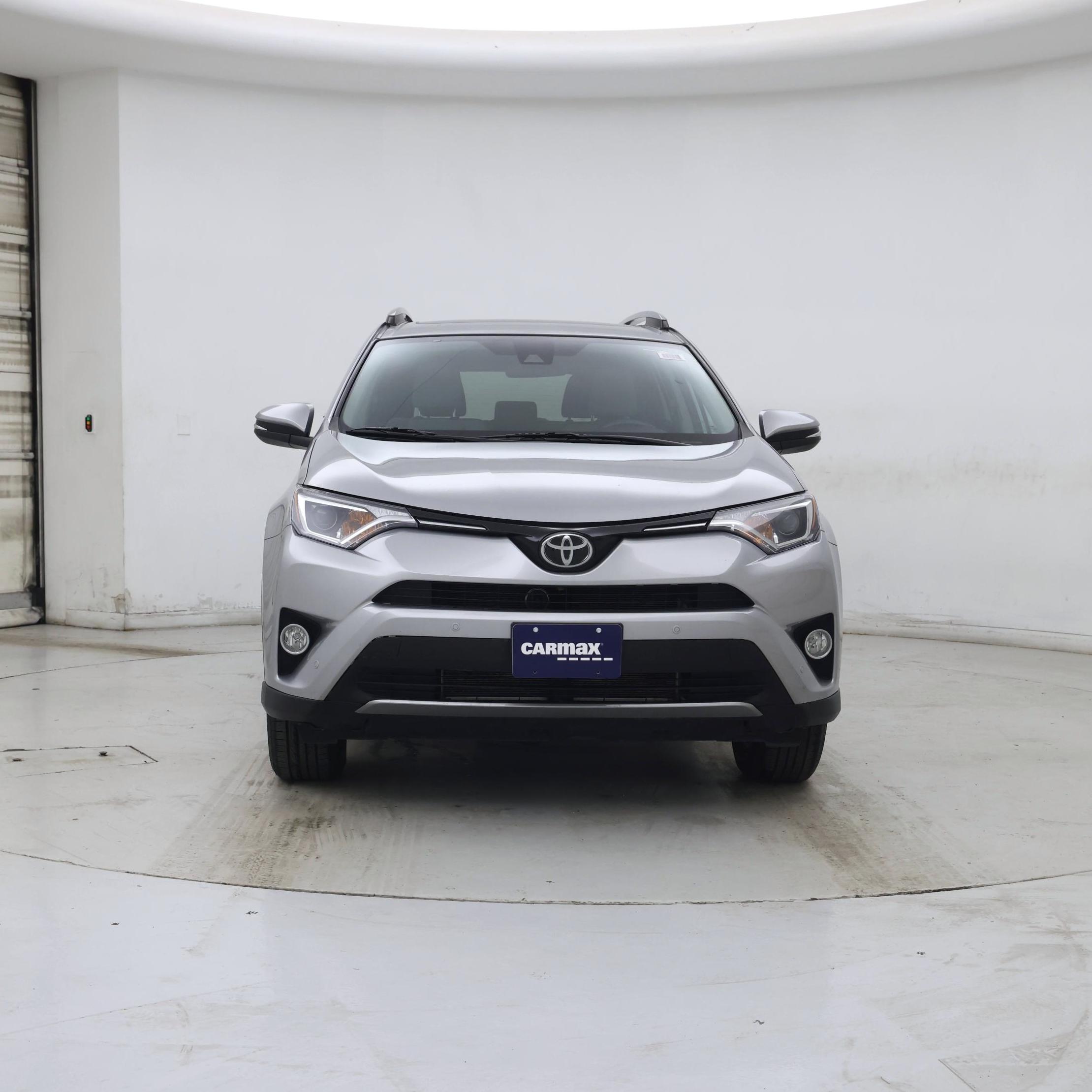 Thumbnail: 2017 Toyota RAV4 - 5
