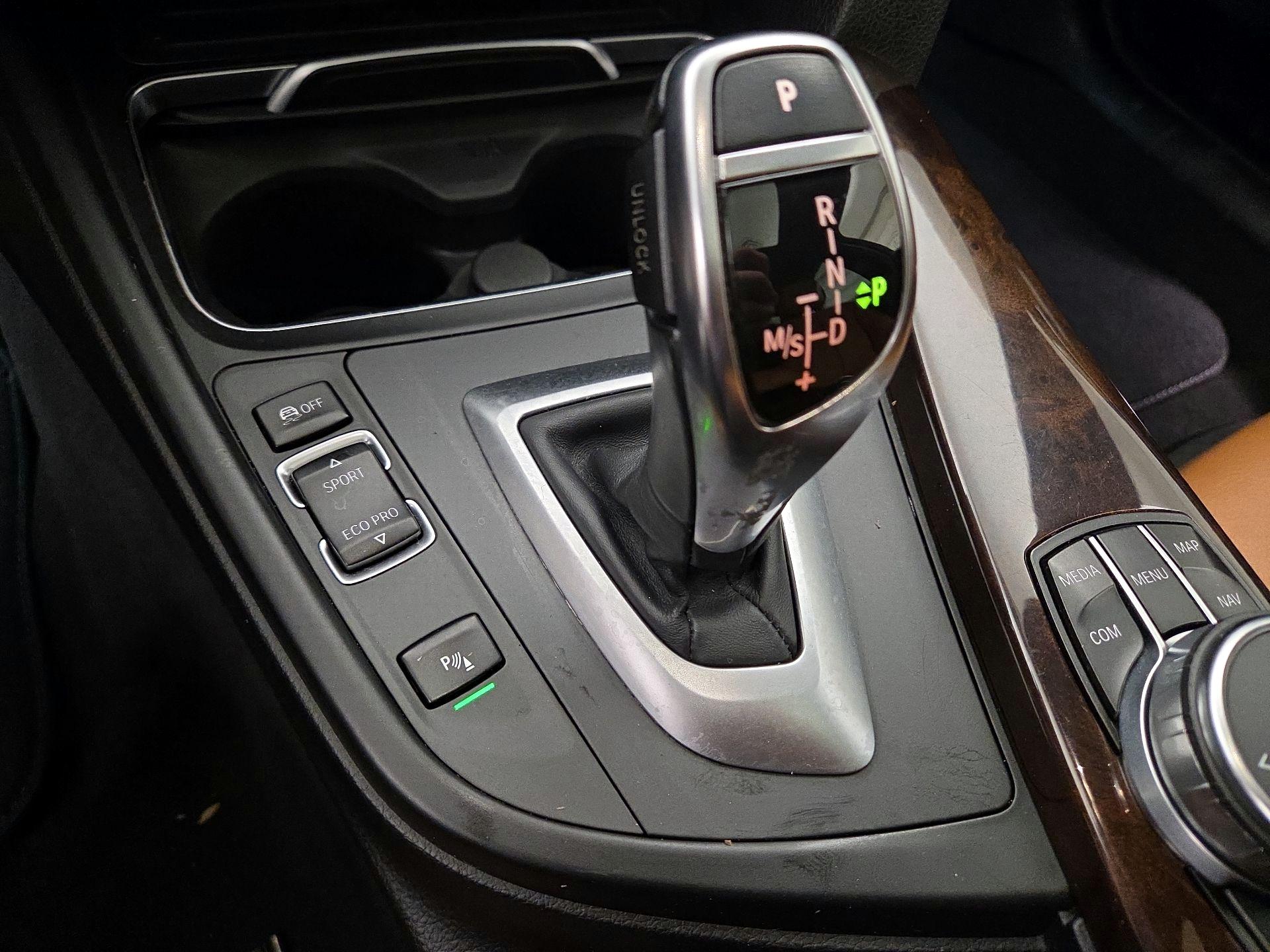 Thumbnail: 2018 BMW 3 Series - 17