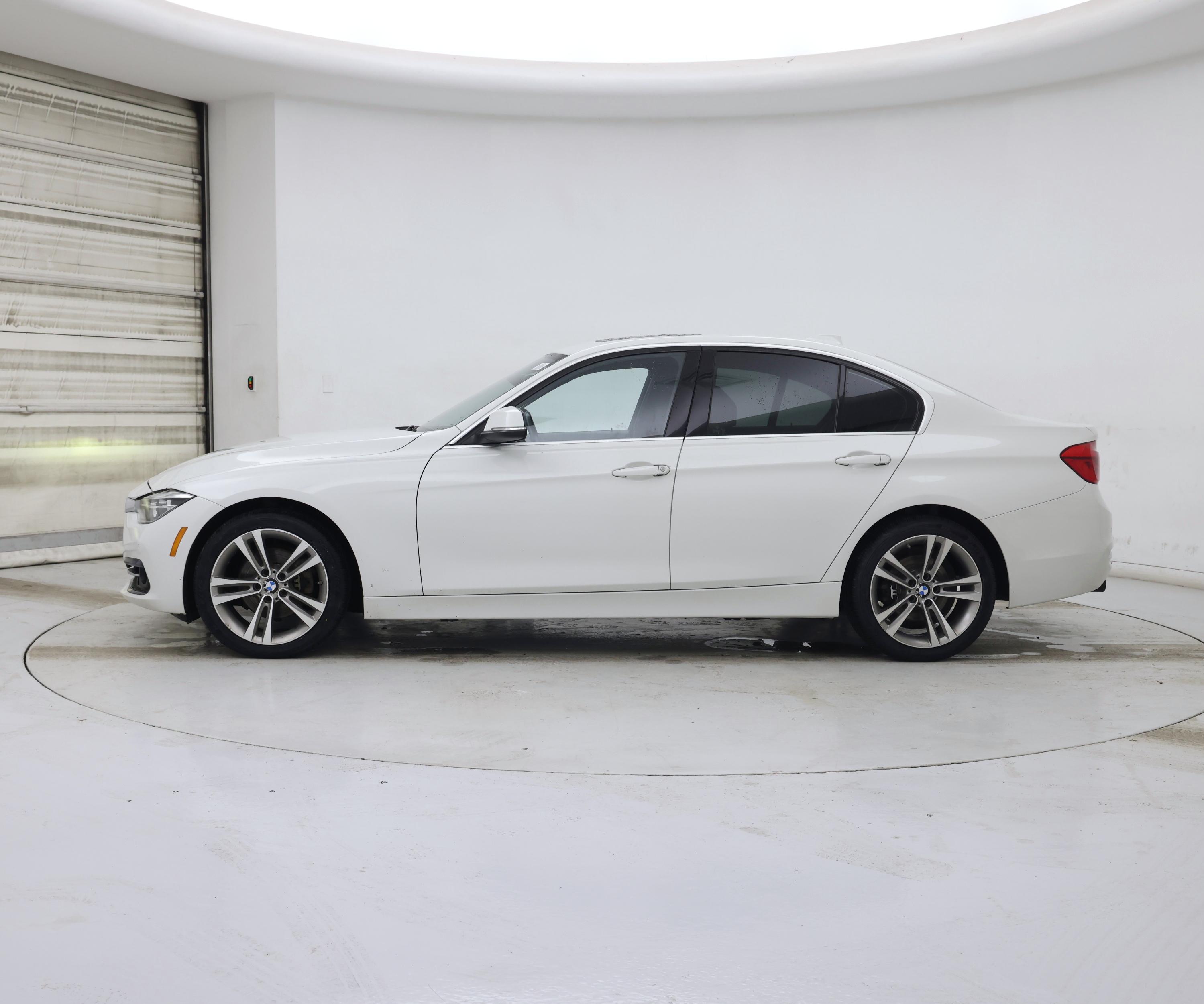 Thumbnail: 2018 BMW 3 Series - 3