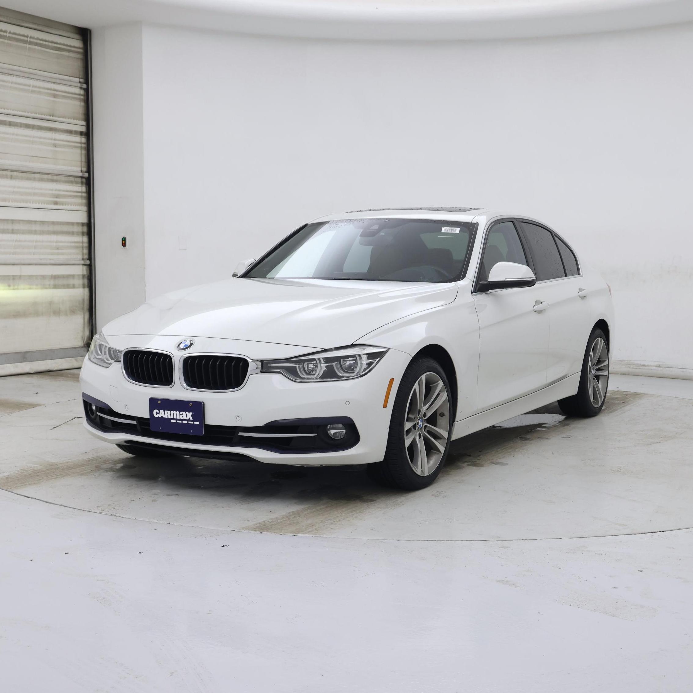 Thumbnail: 2018 BMW 3 Series - 4