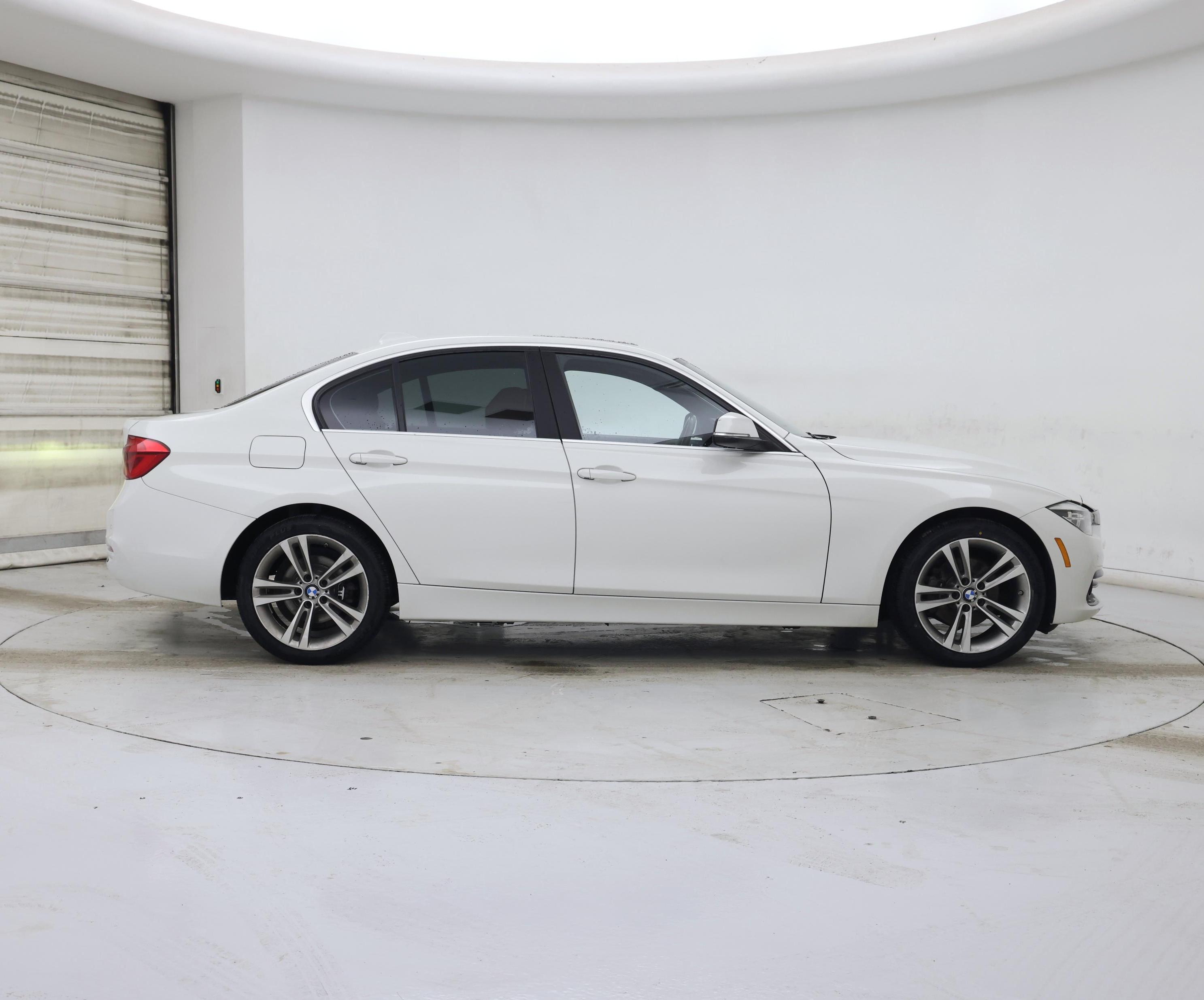 Thumbnail: 2018 BMW 3 Series - 7