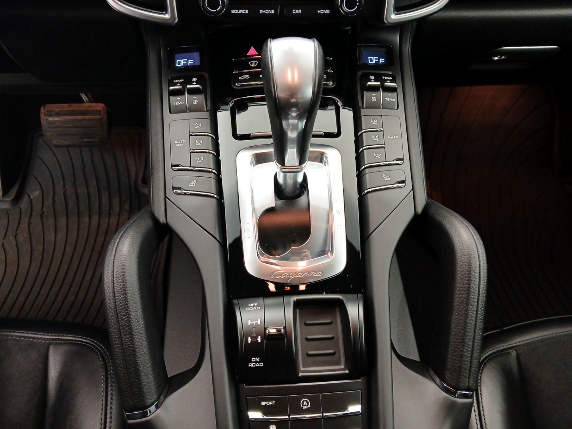 Thumbnail: 2018 Porsche Cayenne - 17