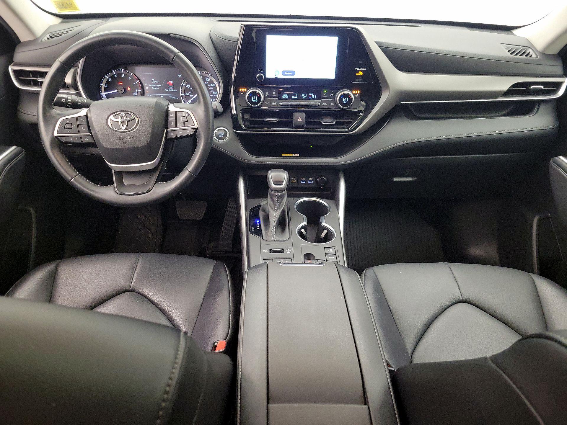 Thumbnail: 2023 Toyota Highlander - 9