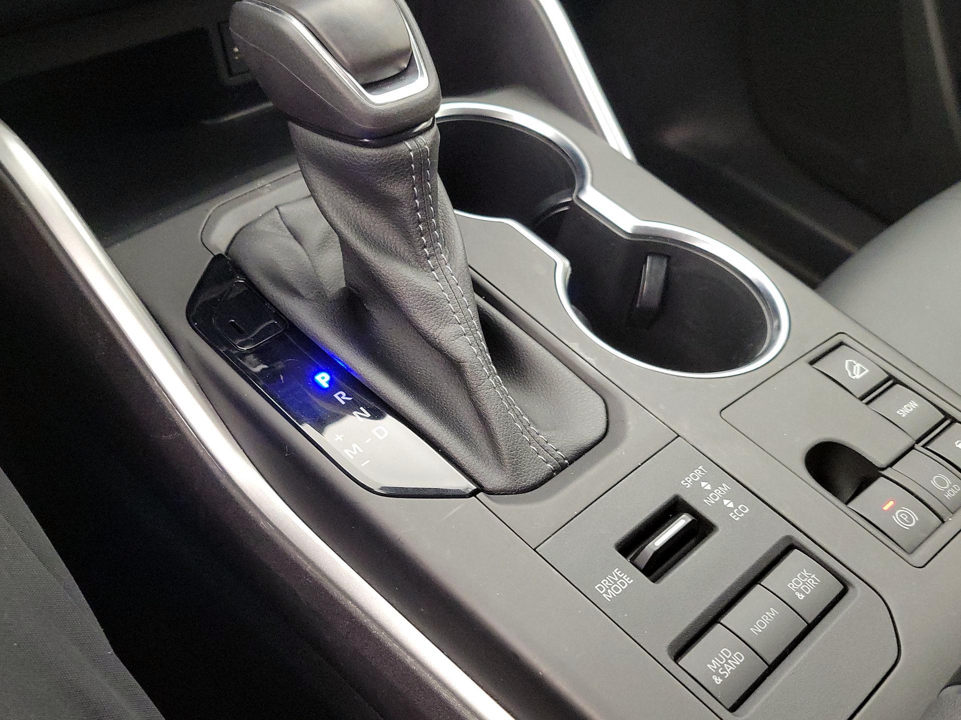 Thumbnail: 2023 Toyota Highlander - 17