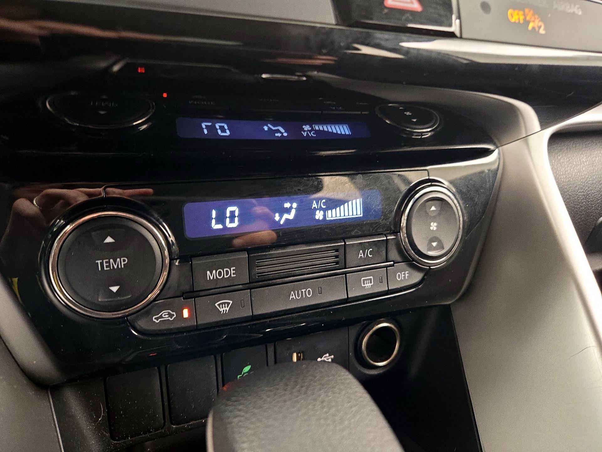 Thumbnail: 2019 Mitsubishi Eclipse Cross - 15