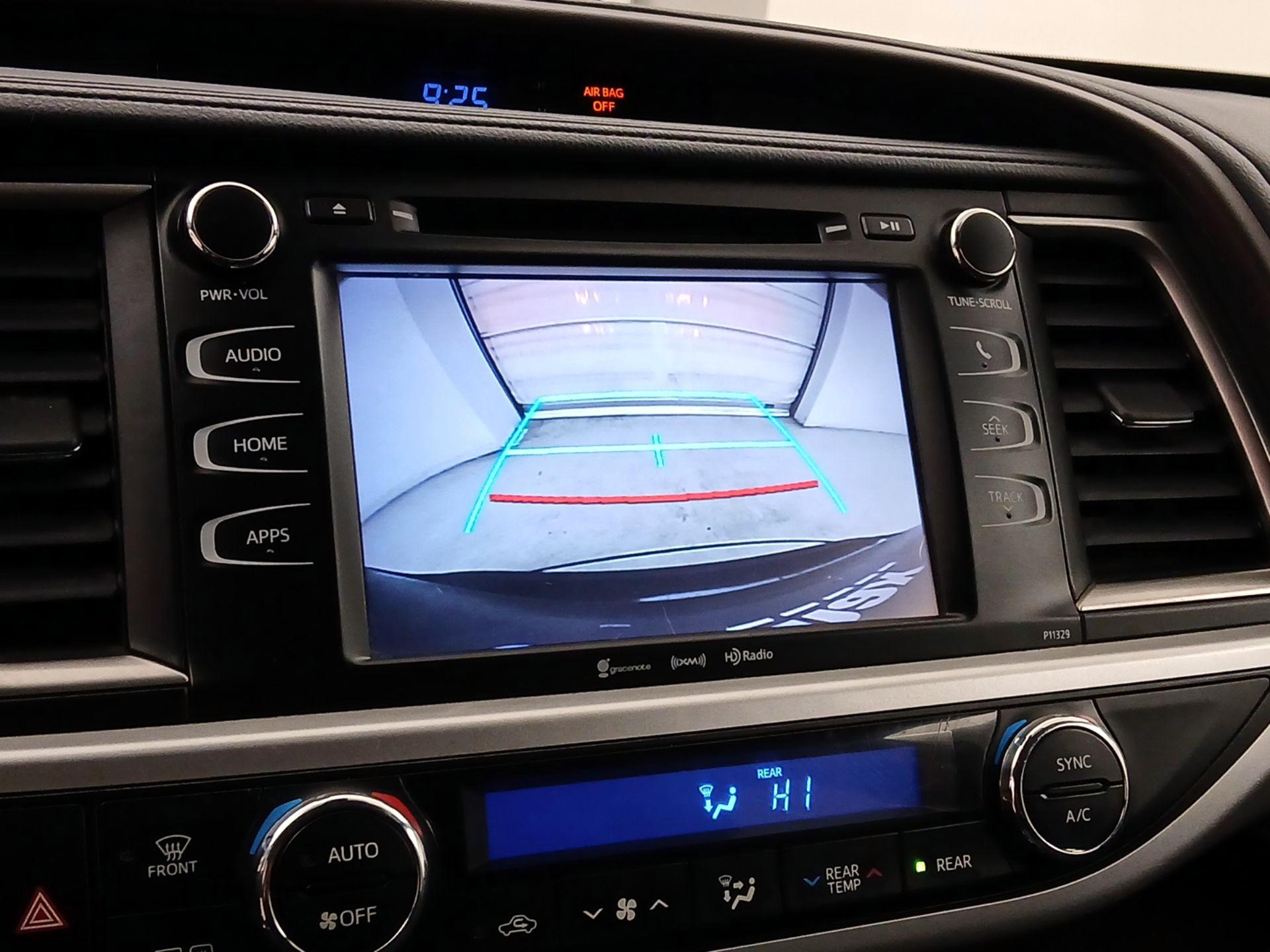 Thumbnail: 2017 Toyota Highlander - 14