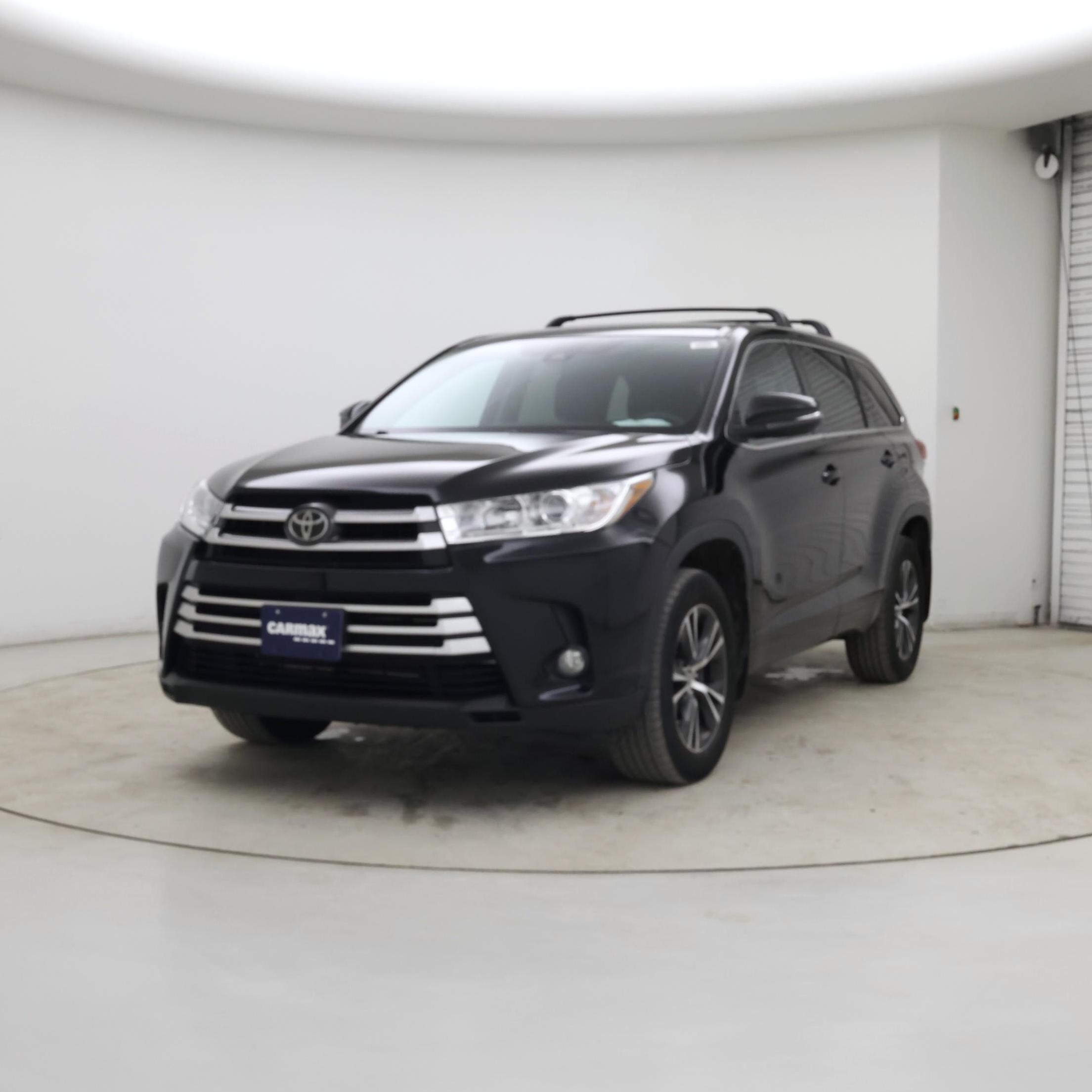 Thumbnail: 2017 Toyota Highlander - 4
