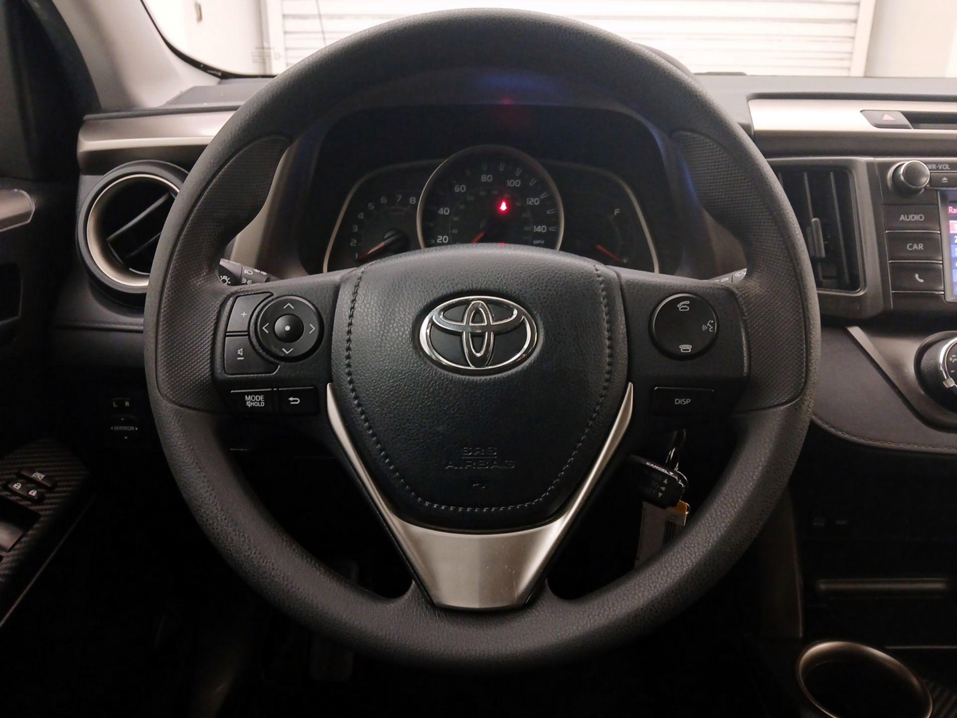 Thumbnail: 2015 Toyota RAV4 - 10