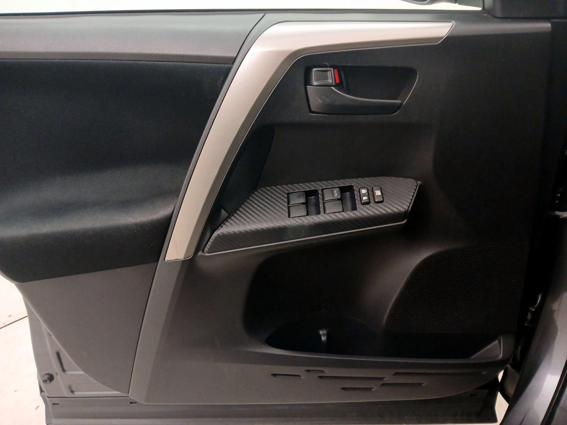 Thumbnail: 2015 Toyota RAV4 - 12