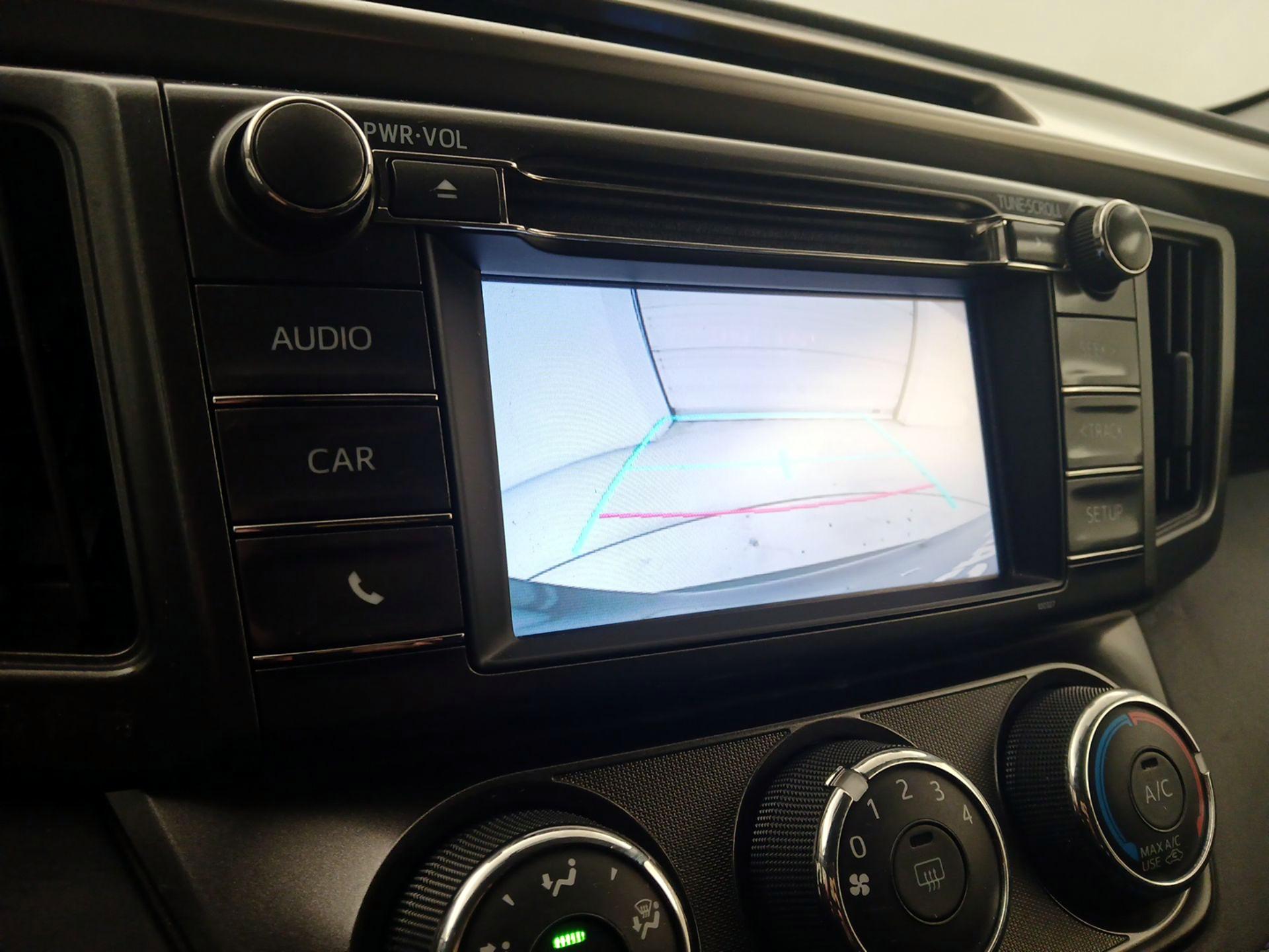 Thumbnail: 2015 Toyota RAV4 - 14