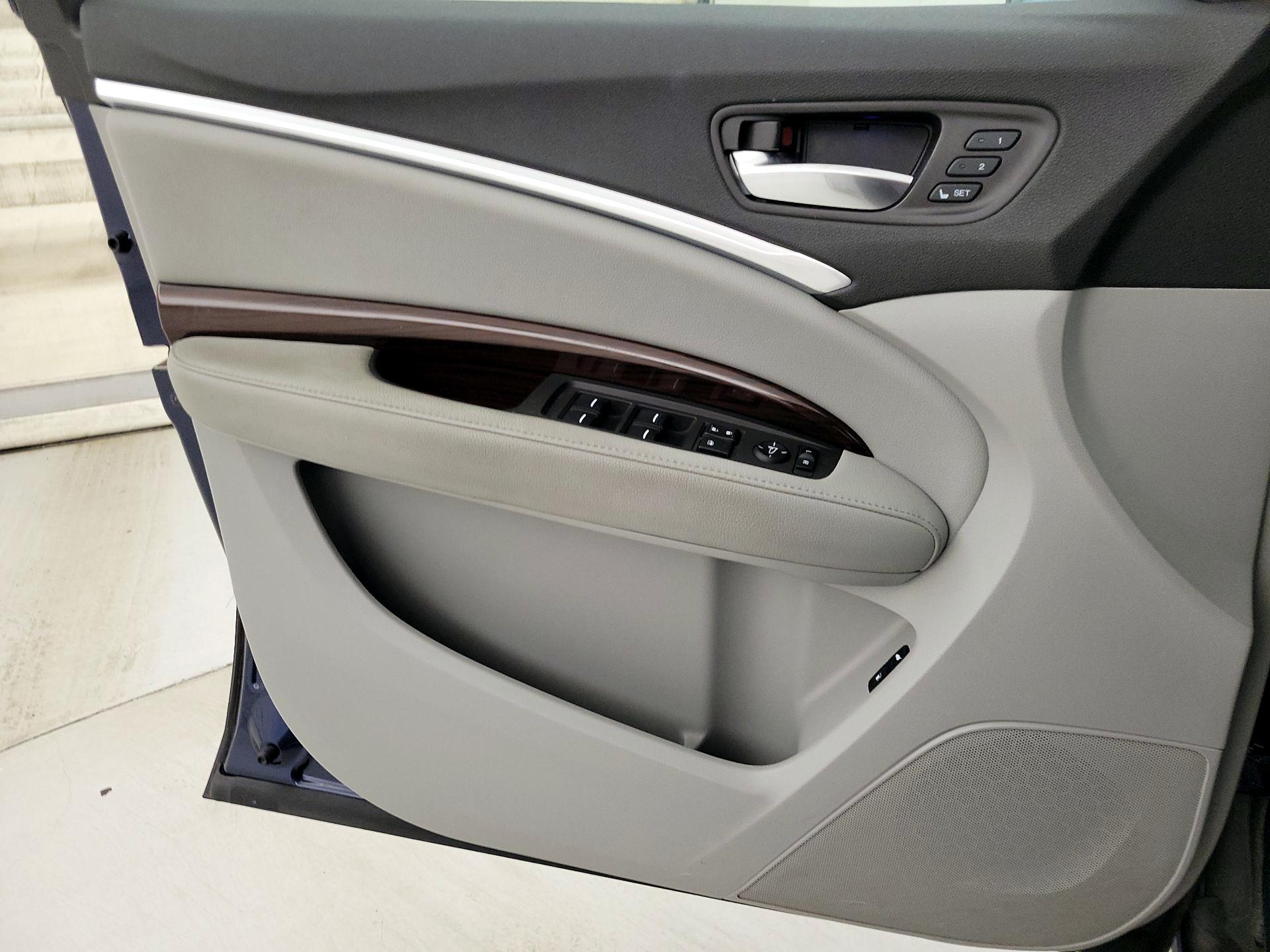 Thumbnail: 2016 Acura MDX - 12