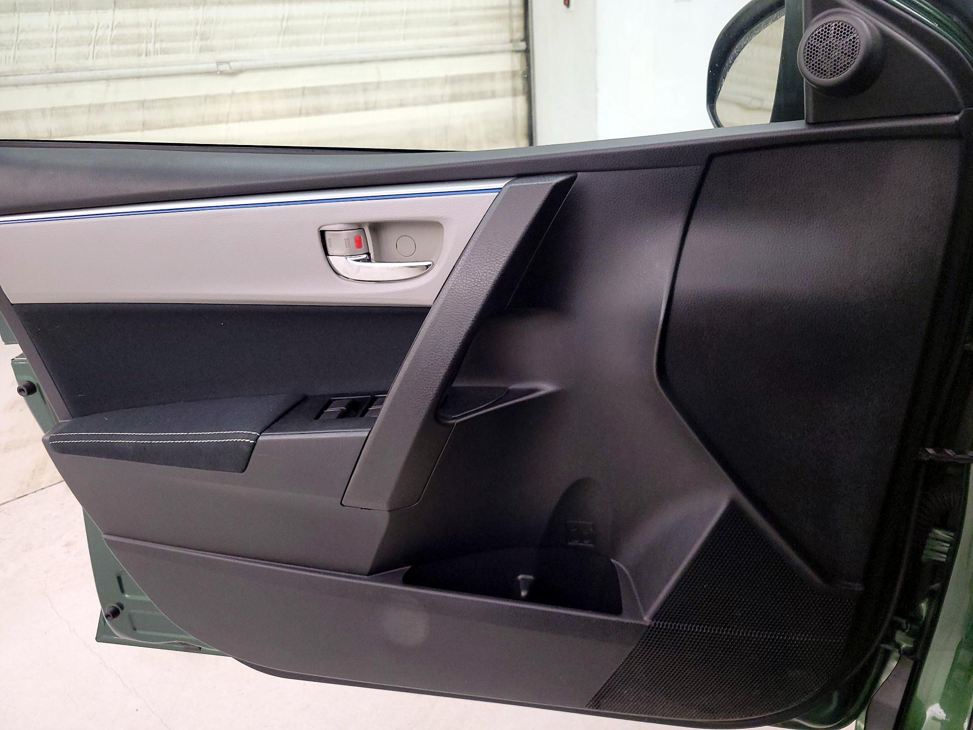 Thumbnail: 2016 Toyota Corolla - 12