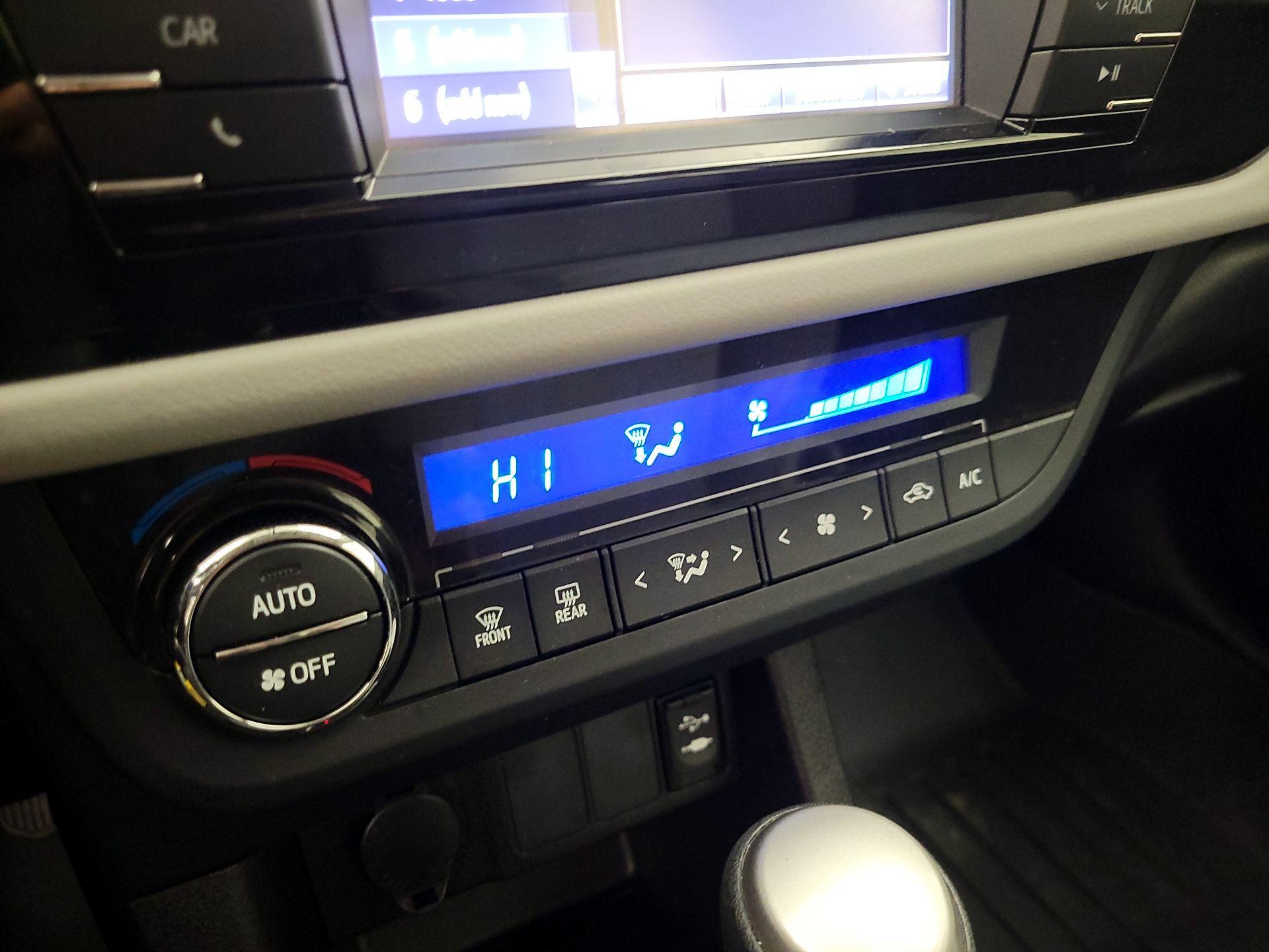 Thumbnail: 2016 Toyota Corolla - 16