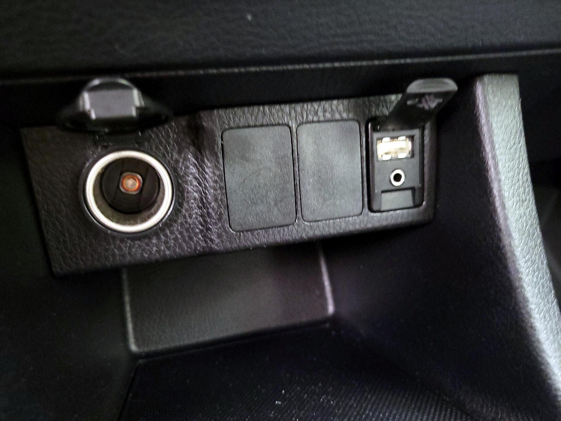 Thumbnail: 2016 Toyota Corolla - 18