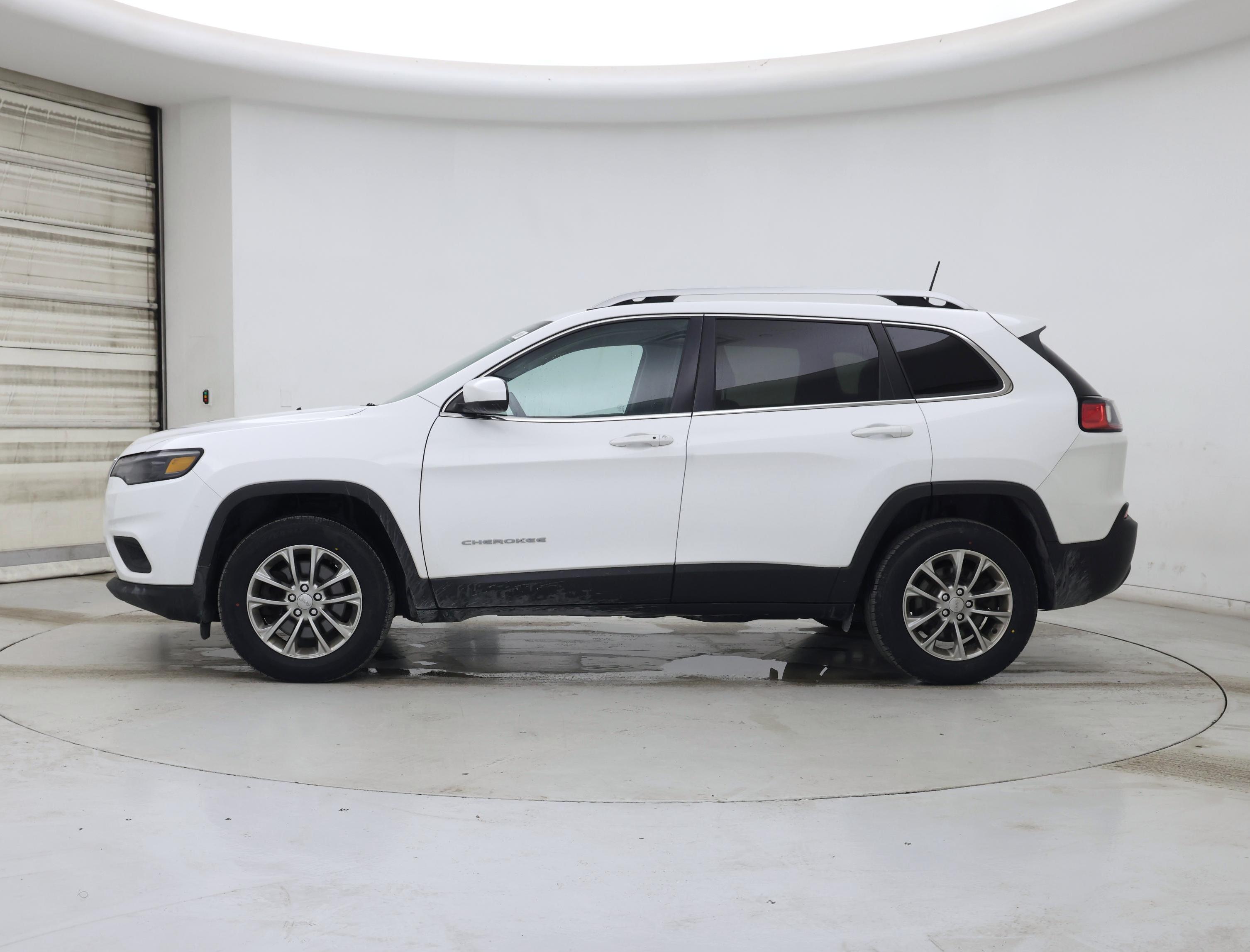 Thumbnail: 2019 Jeep Cherokee - 3