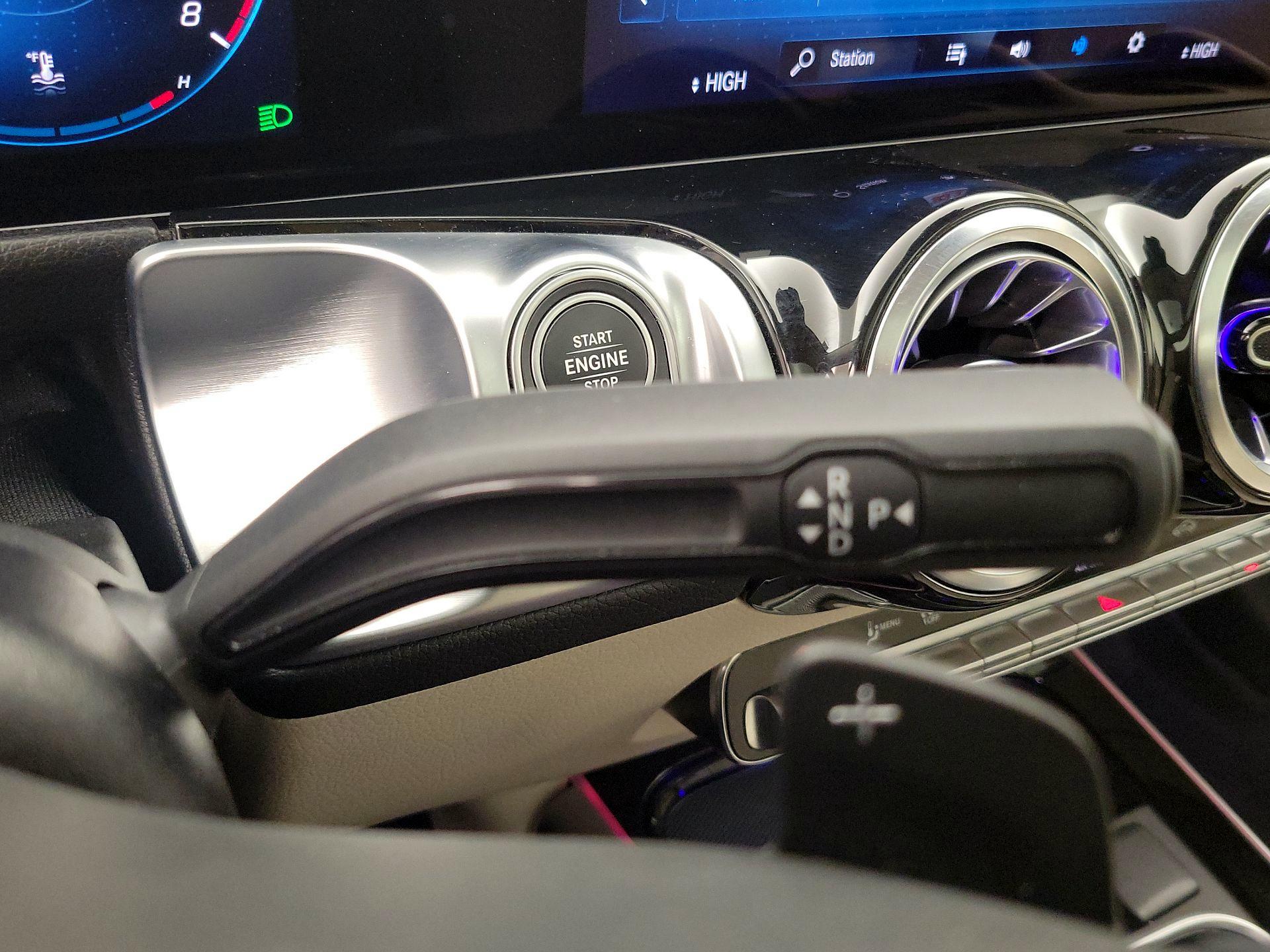 Thumbnail: 2023 Mercedes-Benz GLB - 18