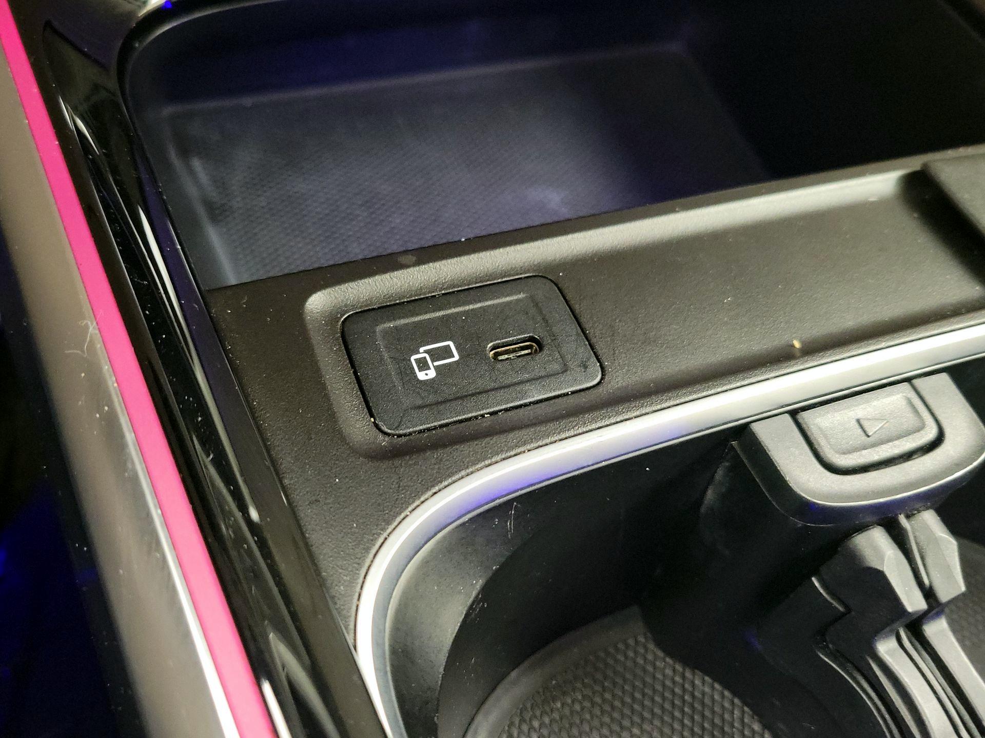 Thumbnail: 2023 Mercedes-Benz GLB - 19