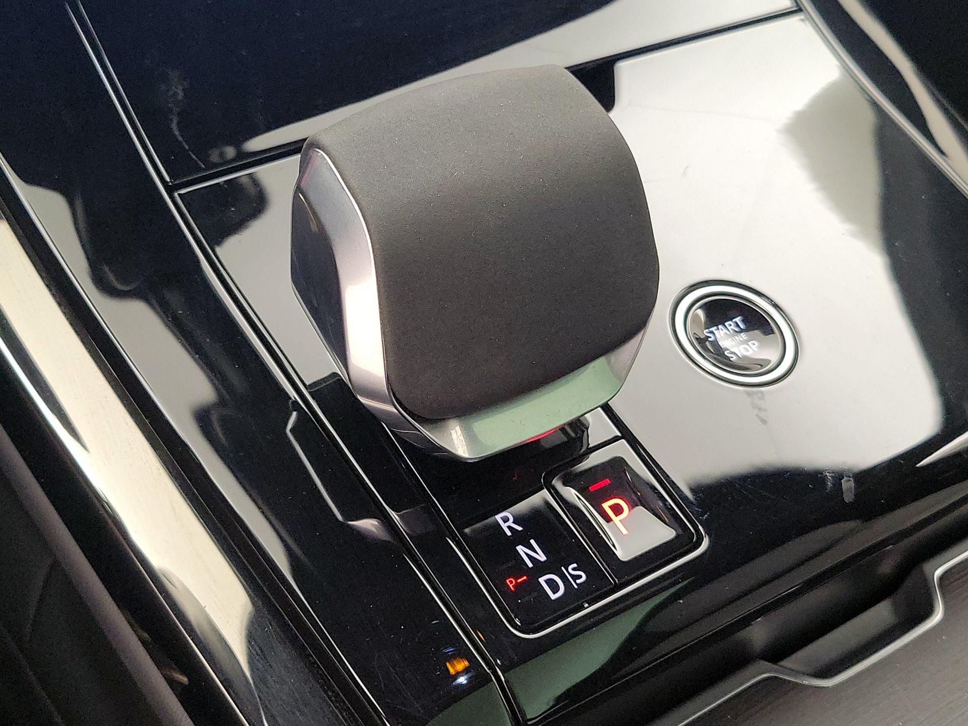 Thumbnail: 2024 Land Rover Range Rover Sport - 18