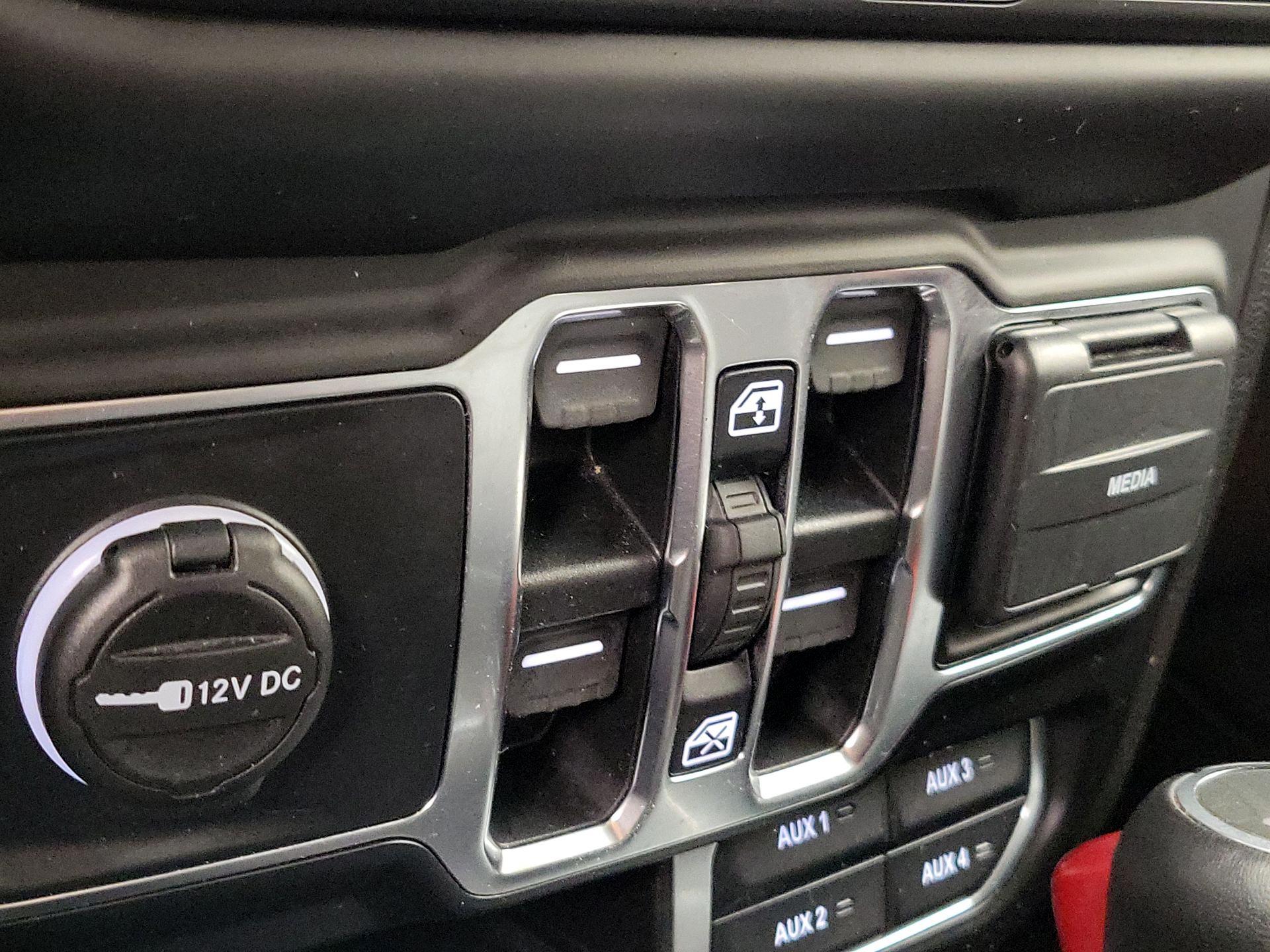 Thumbnail: 2021 Jeep Wrangler - 19