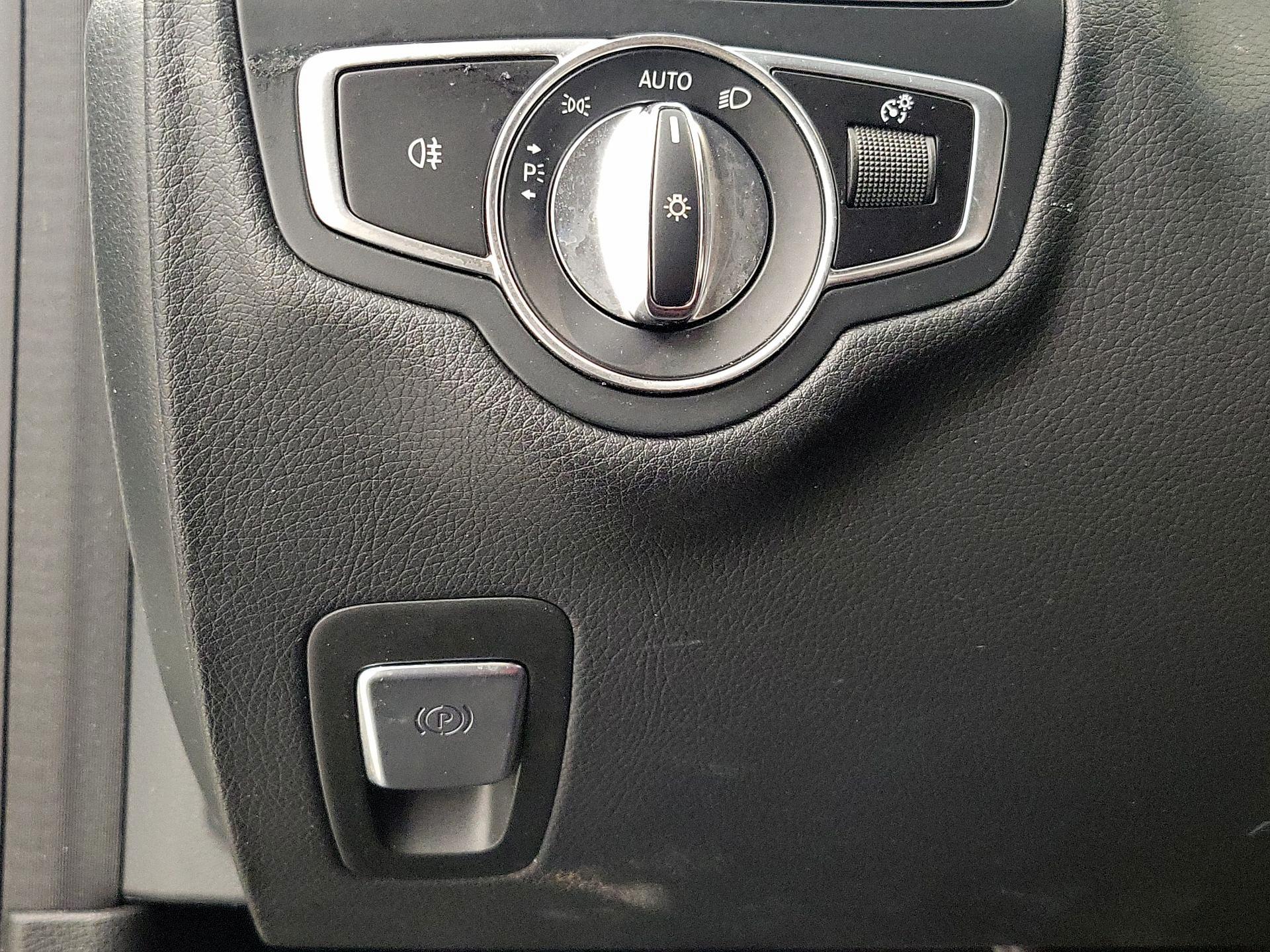 Thumbnail: 2019 Mercedes-Benz C-Class - 13