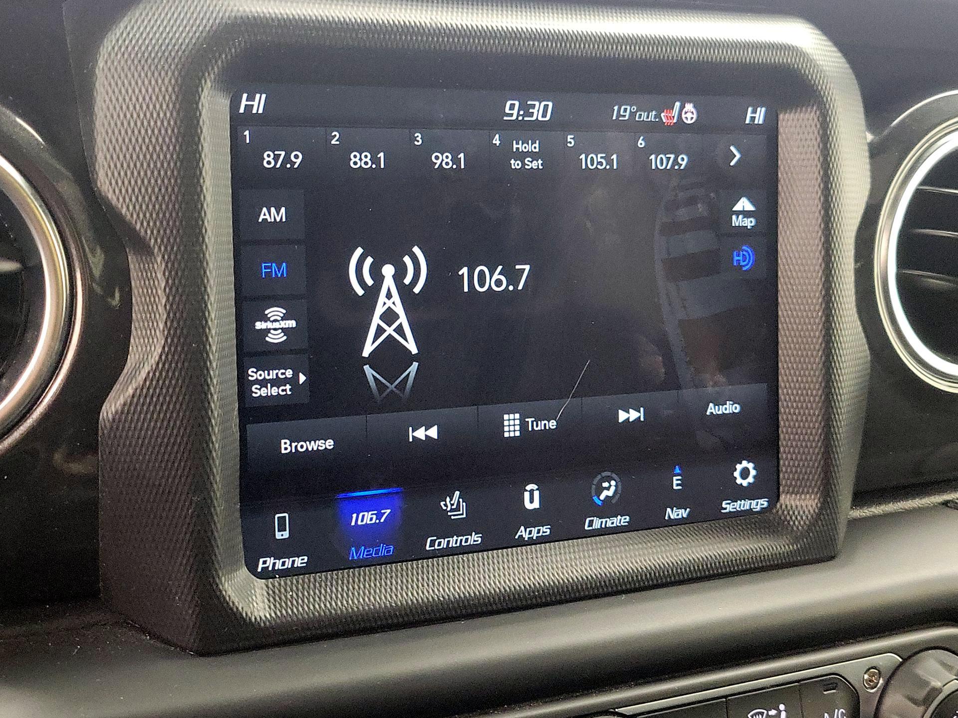 Thumbnail: 2022 Jeep Wrangler - 16