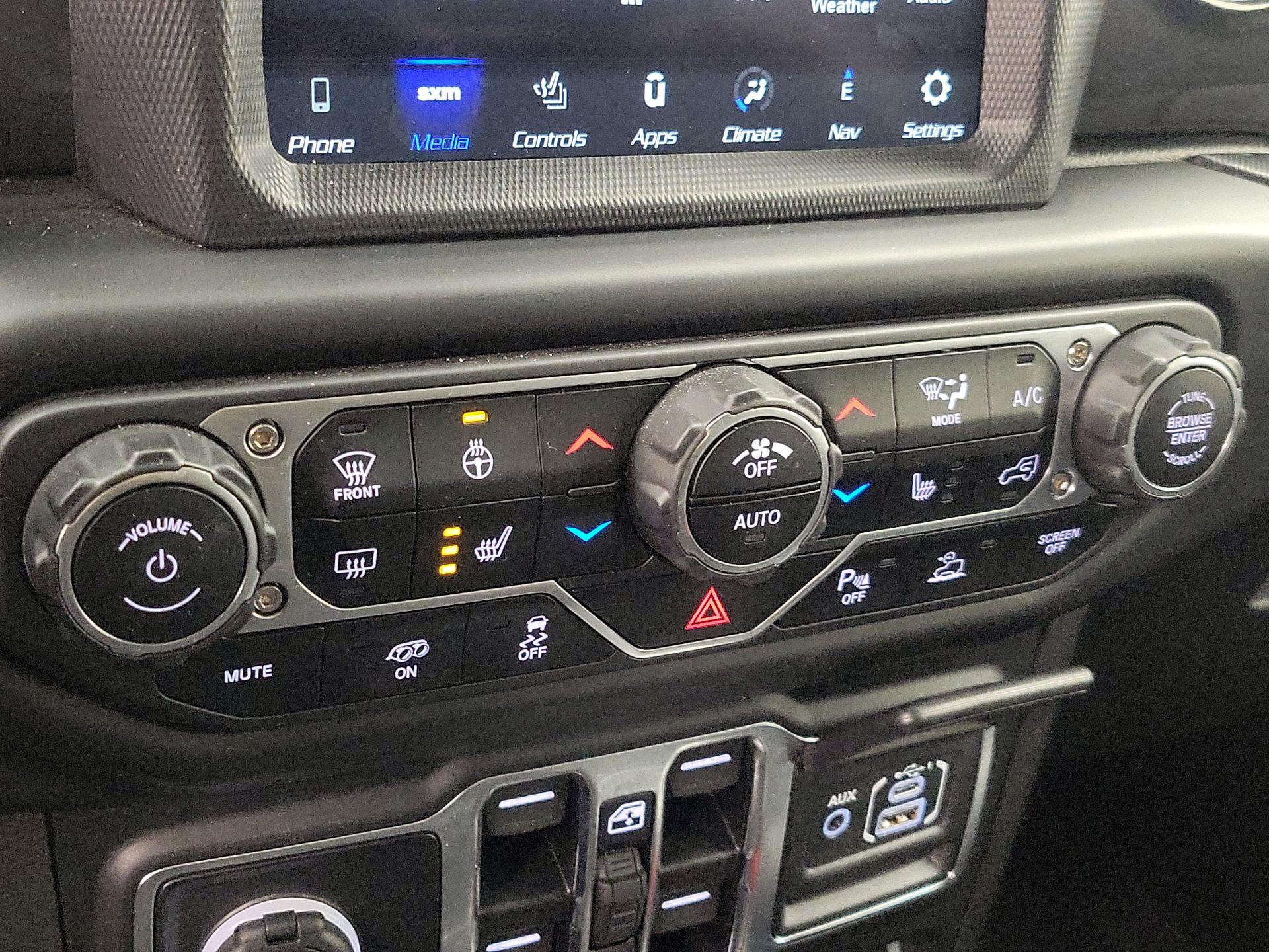 Thumbnail: 2022 Jeep Wrangler - 17