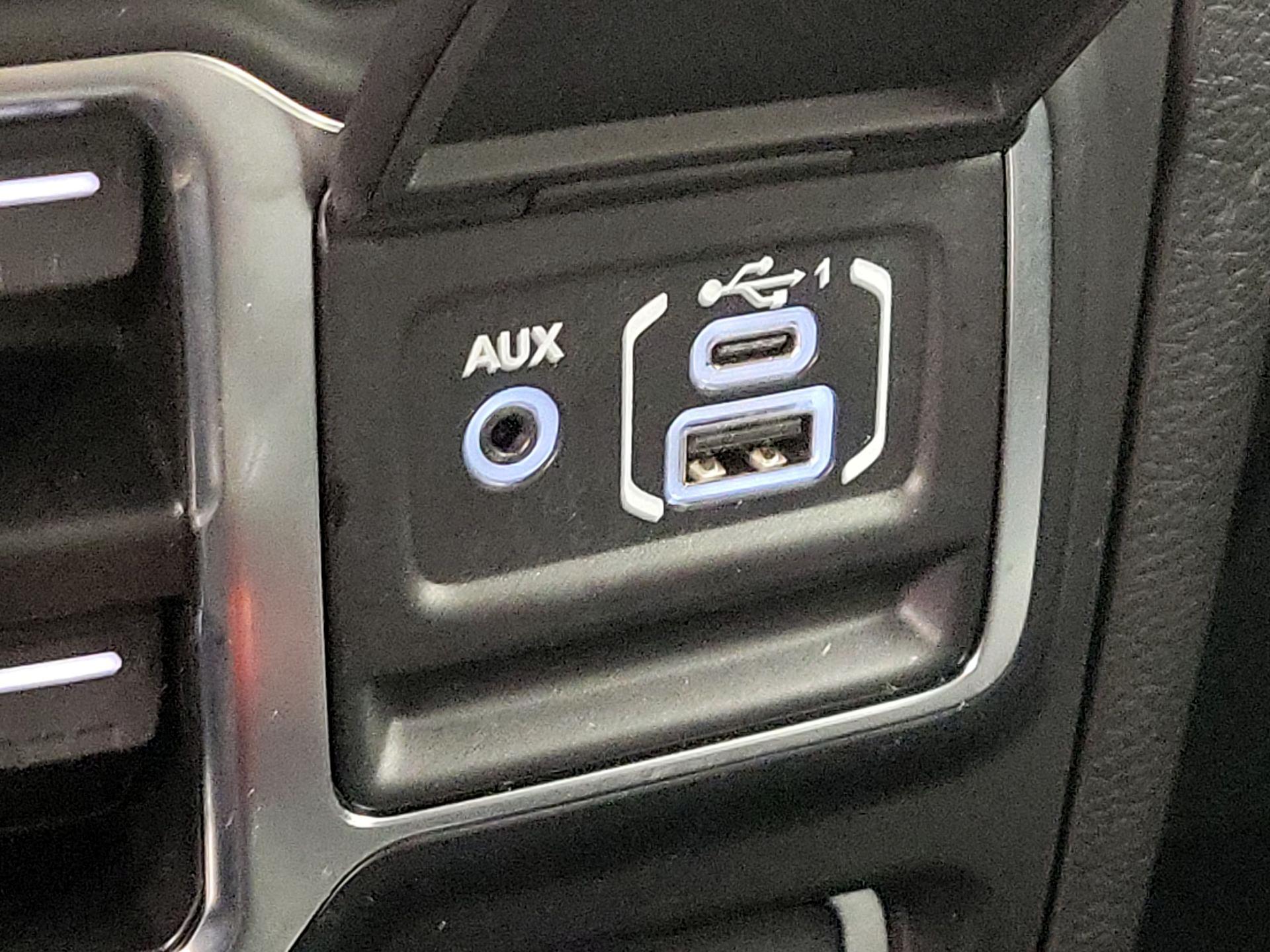 Thumbnail: 2022 Jeep Wrangler - 19